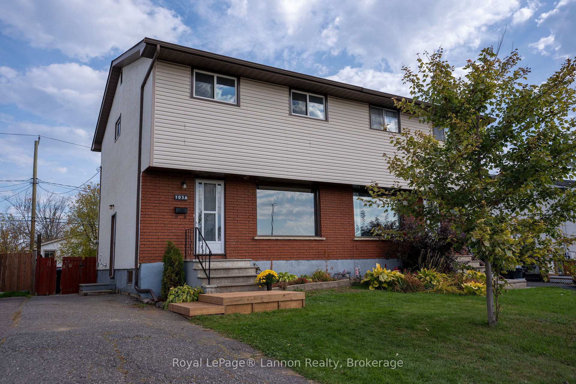Photo of 103A Redwood Avenue W