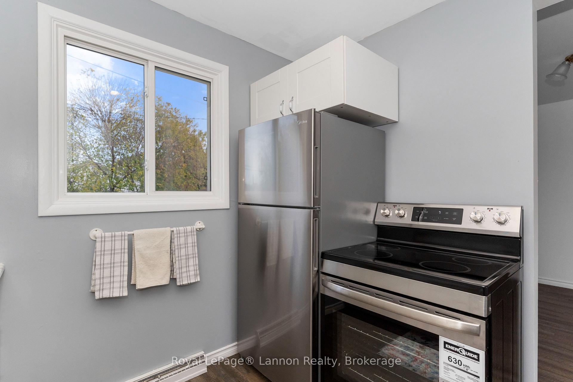 Photo 5 of 103A Redwood Avenue W, Thunder Bay, Northwood Park — HOMEH
