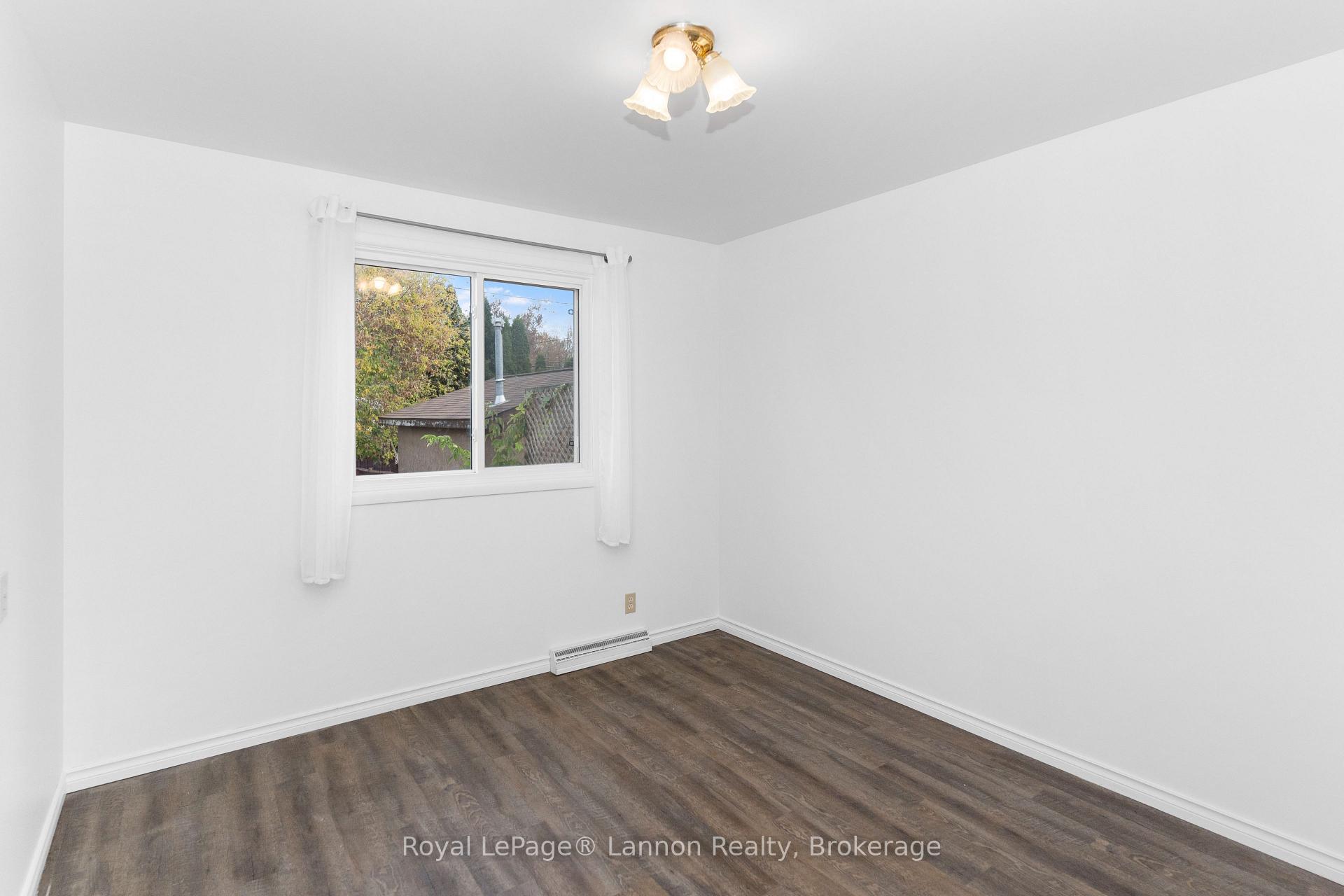 Photo 13 of 103A Redwood Avenue W, Thunder Bay, Northwood Park — HOMEH