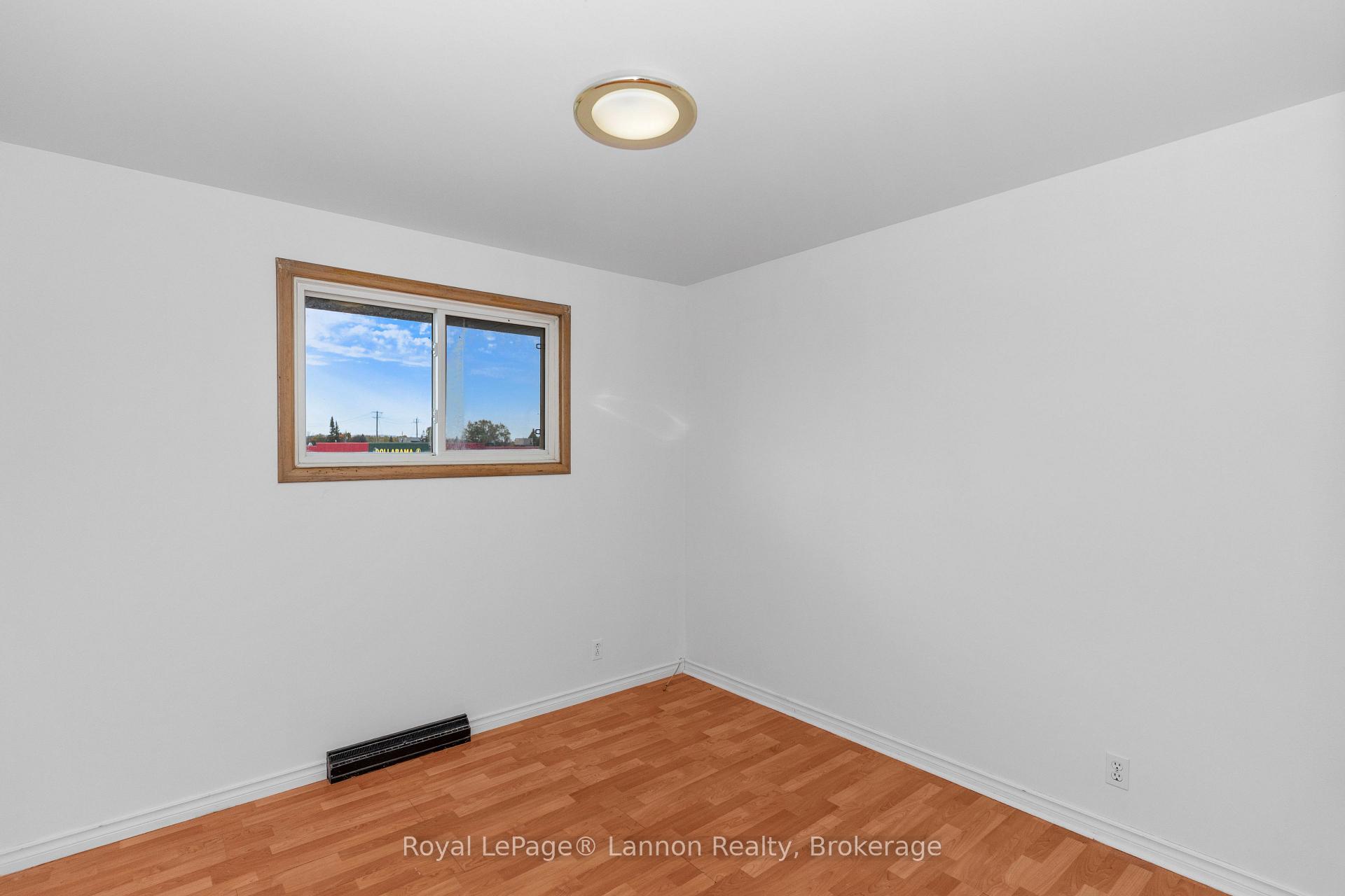 Photo 15 of 103A Redwood Avenue W, Thunder Bay, Northwood Park — HOMEH