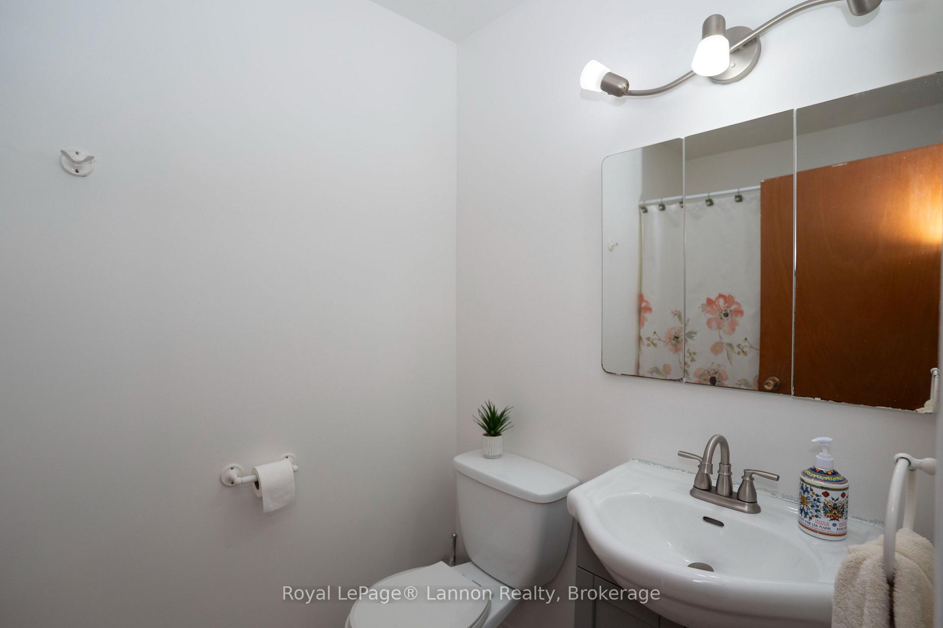 Photo 22 of 103A Redwood Avenue W, Thunder Bay, Northwood Park — HOMEH