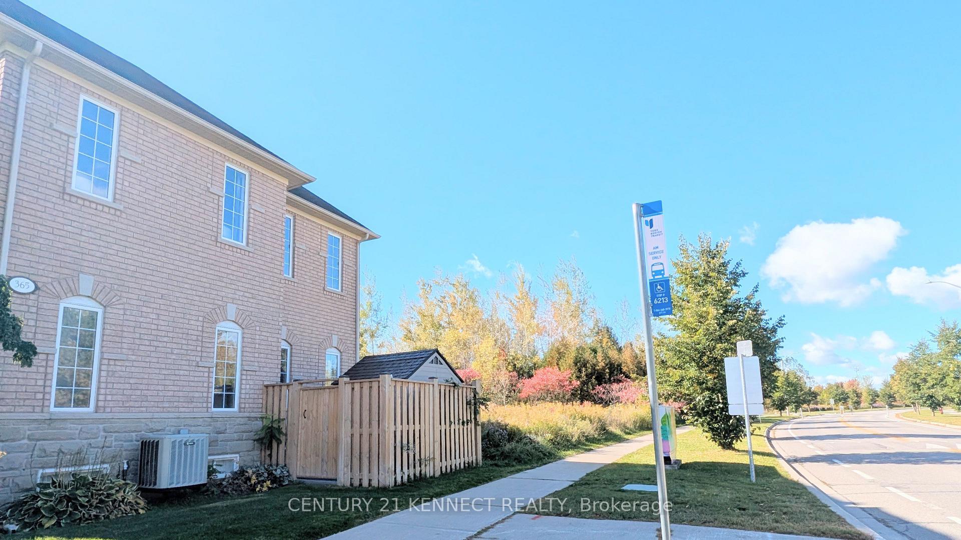 Photo 2 of 365 Old Colony Road, Richmond Hill, Oak Ridges Lake Wilcox — HOMEH