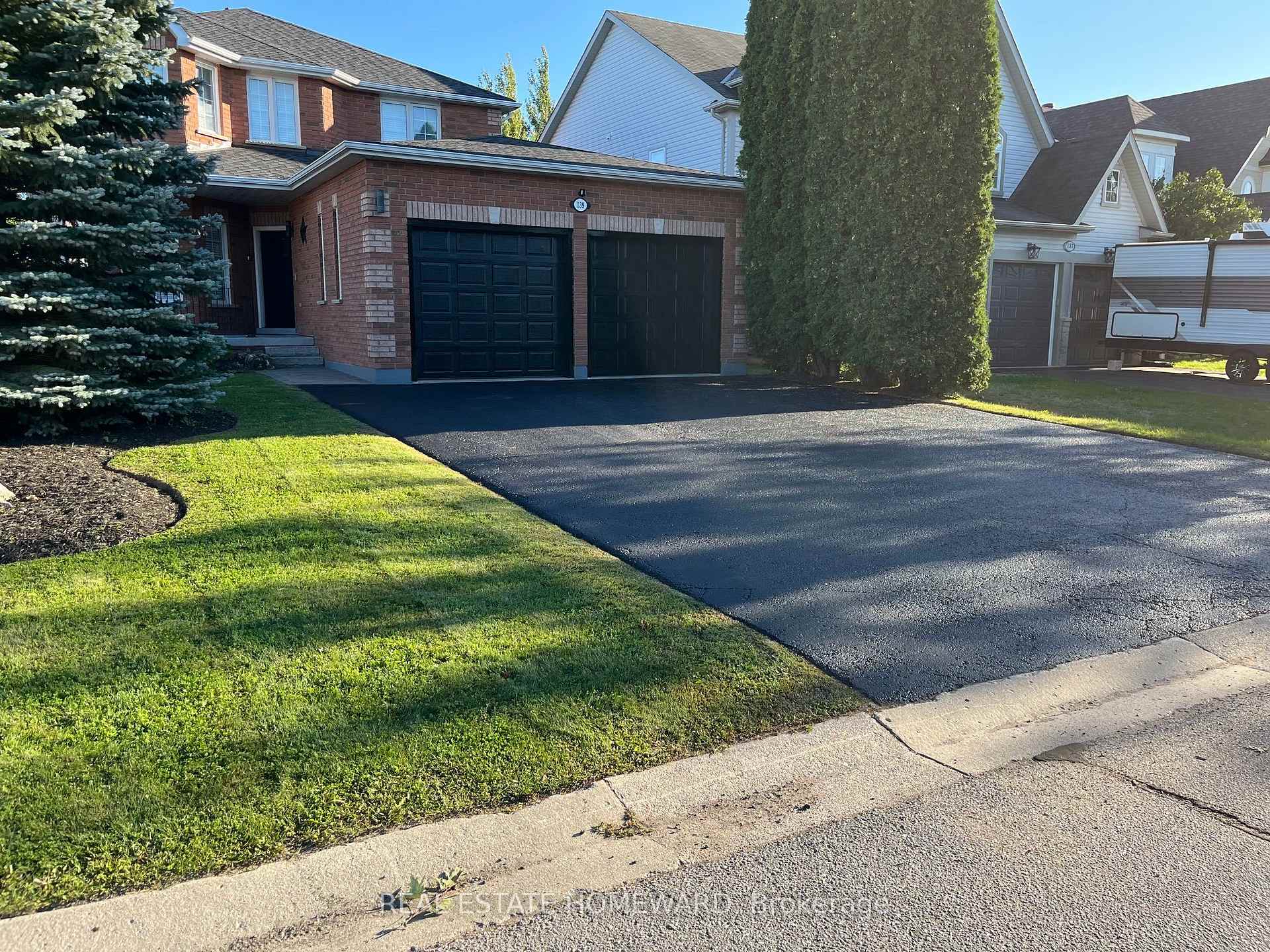 Photo 2 of 139 Birkhall Place, Barrie, Innis-Shore — HOMEH