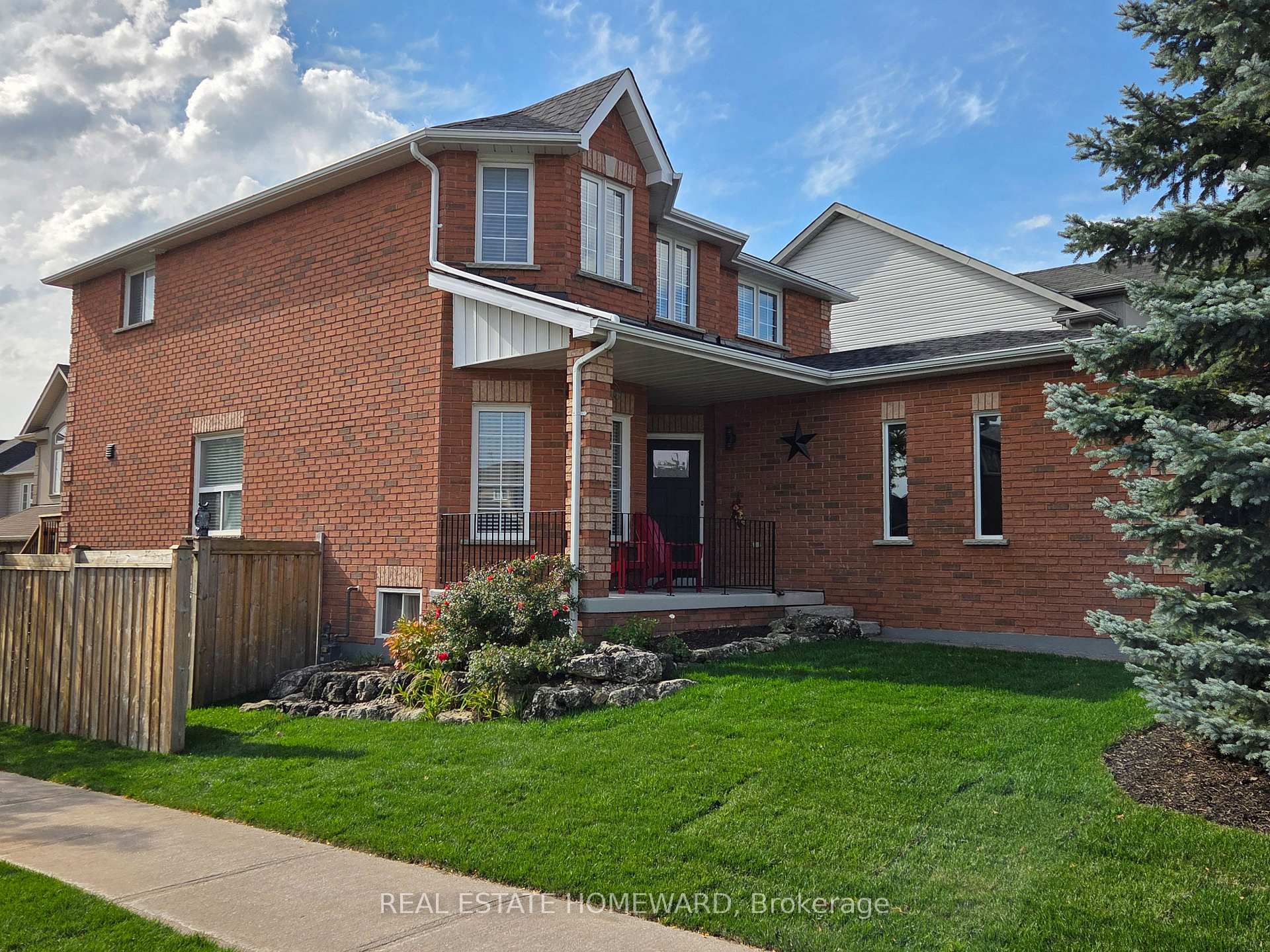 Photo 3 of 139 Birkhall Place, Barrie, Innis-Shore — HOMEH