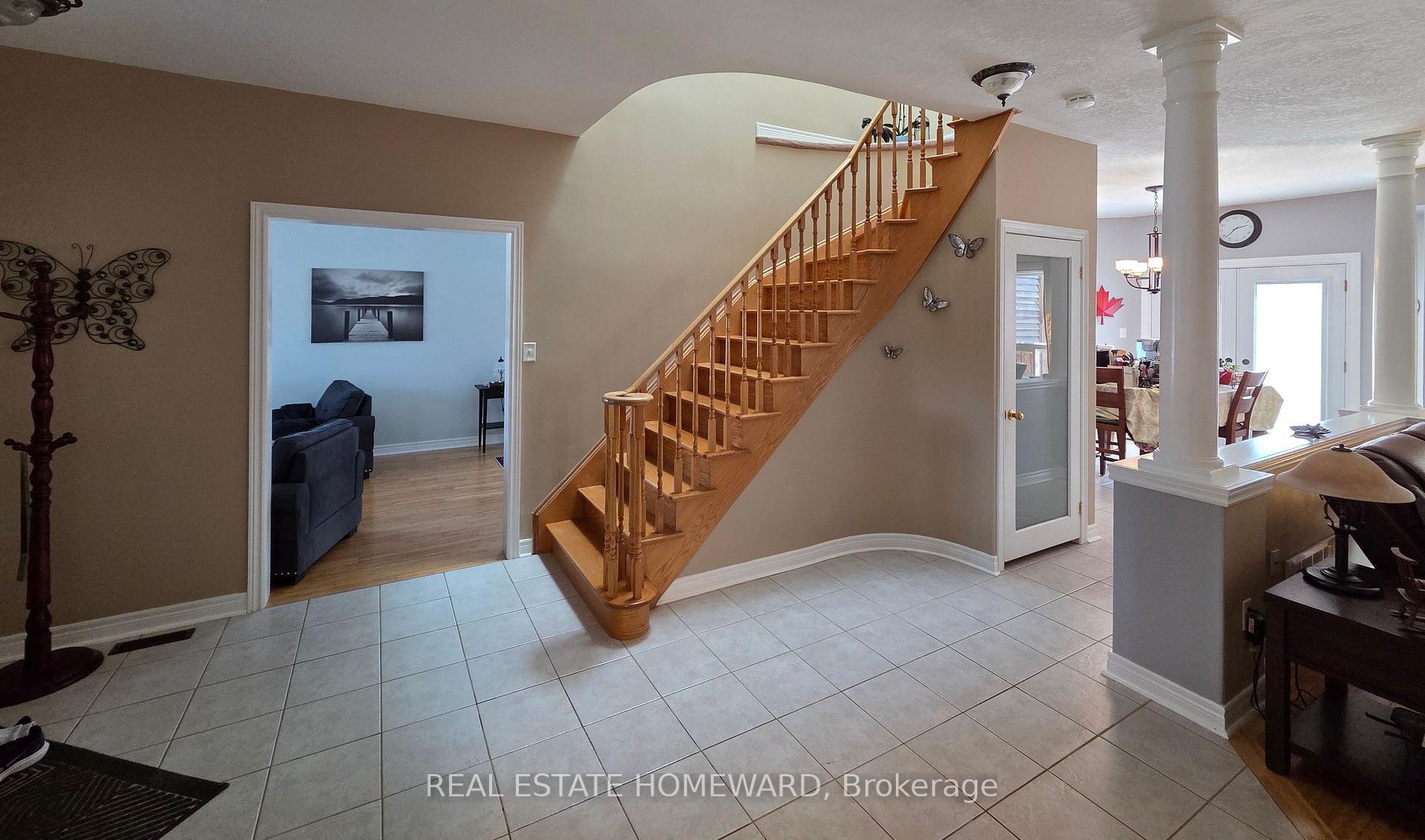 Photo 6 of 139 Birkhall Place, Barrie, Innis-Shore — HOMEH