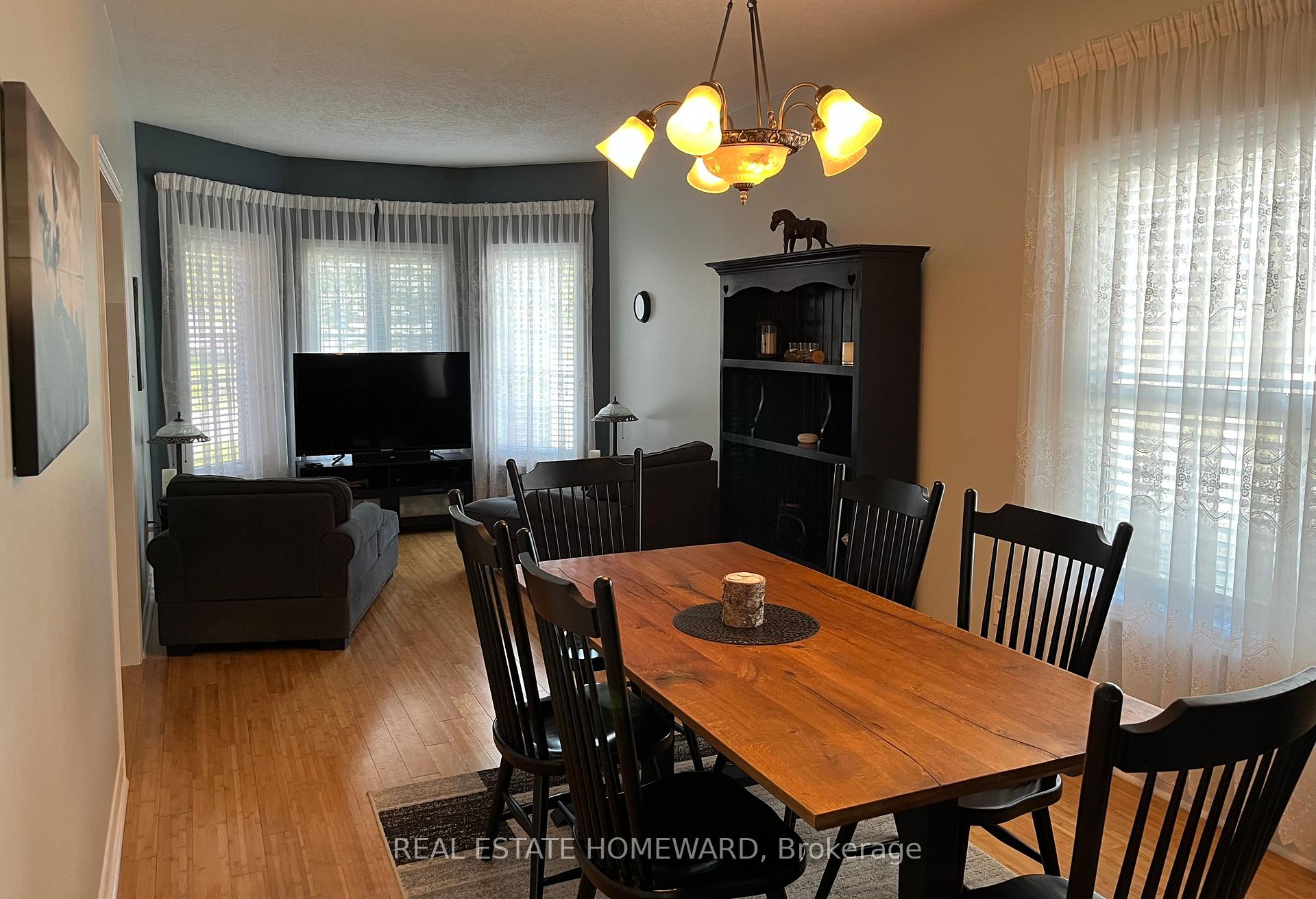 Photo 7 of 139 Birkhall Place, Barrie, Innis-Shore — HOMEH