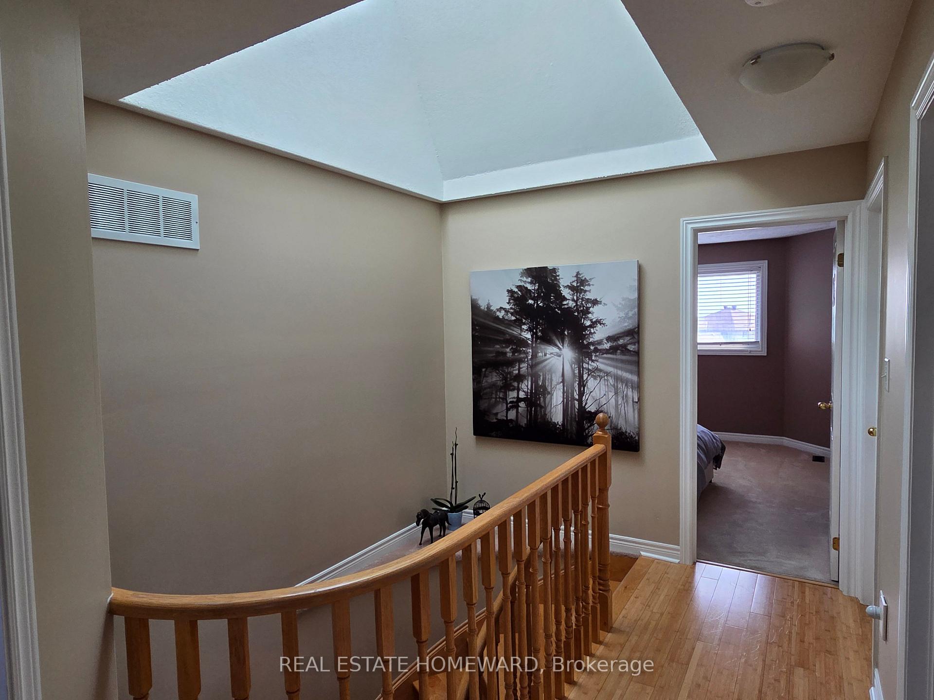 Photo 15 of 139 Birkhall Place, Barrie, Innis-Shore — HOMEH