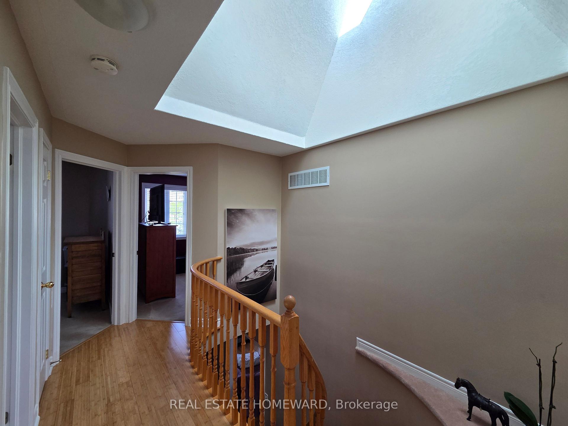 Photo 16 of 139 Birkhall Place, Barrie, Innis-Shore — HOMEH