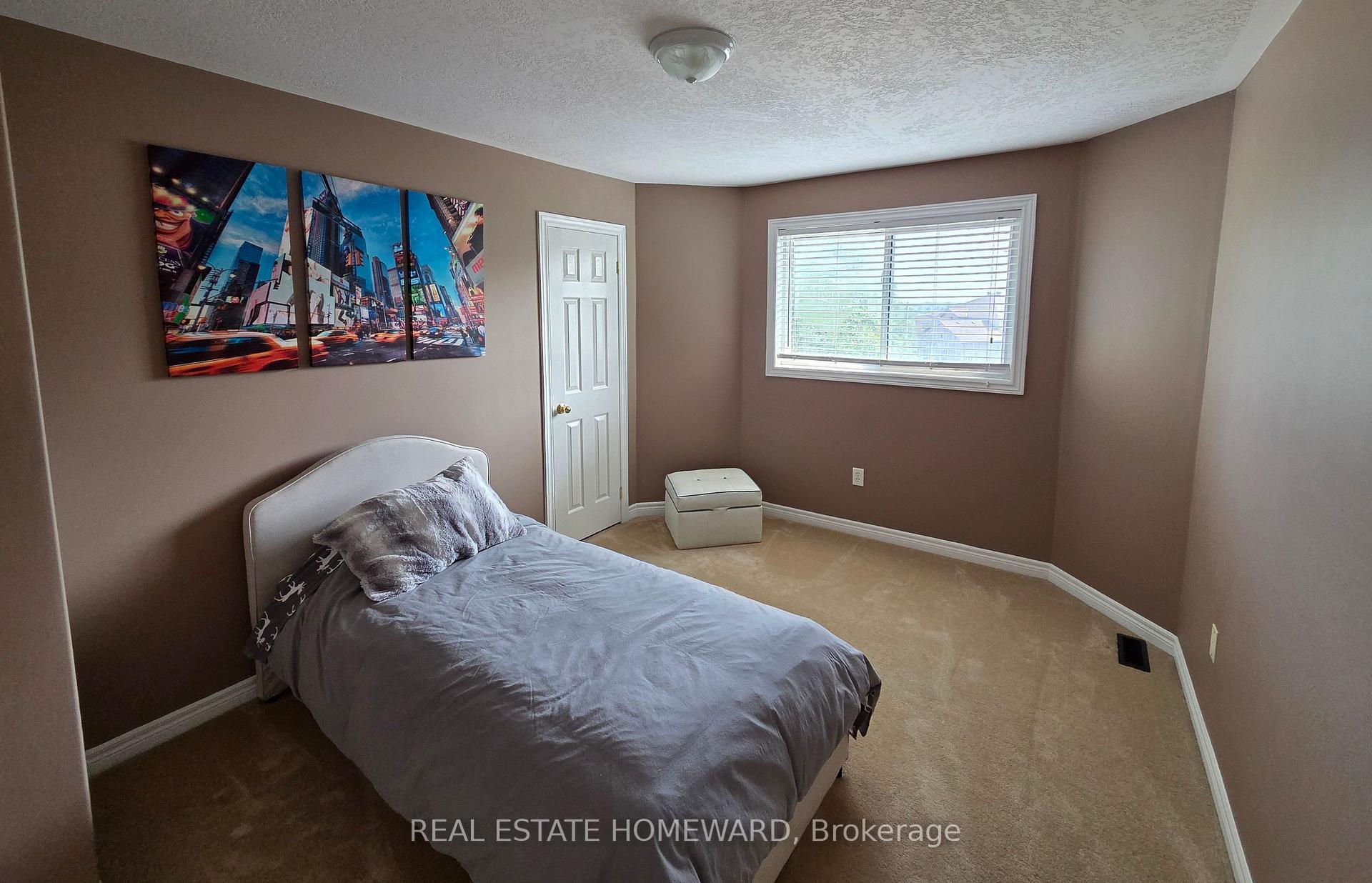 Photo 20 of 139 Birkhall Place, Barrie, Innis-Shore — HOMEH