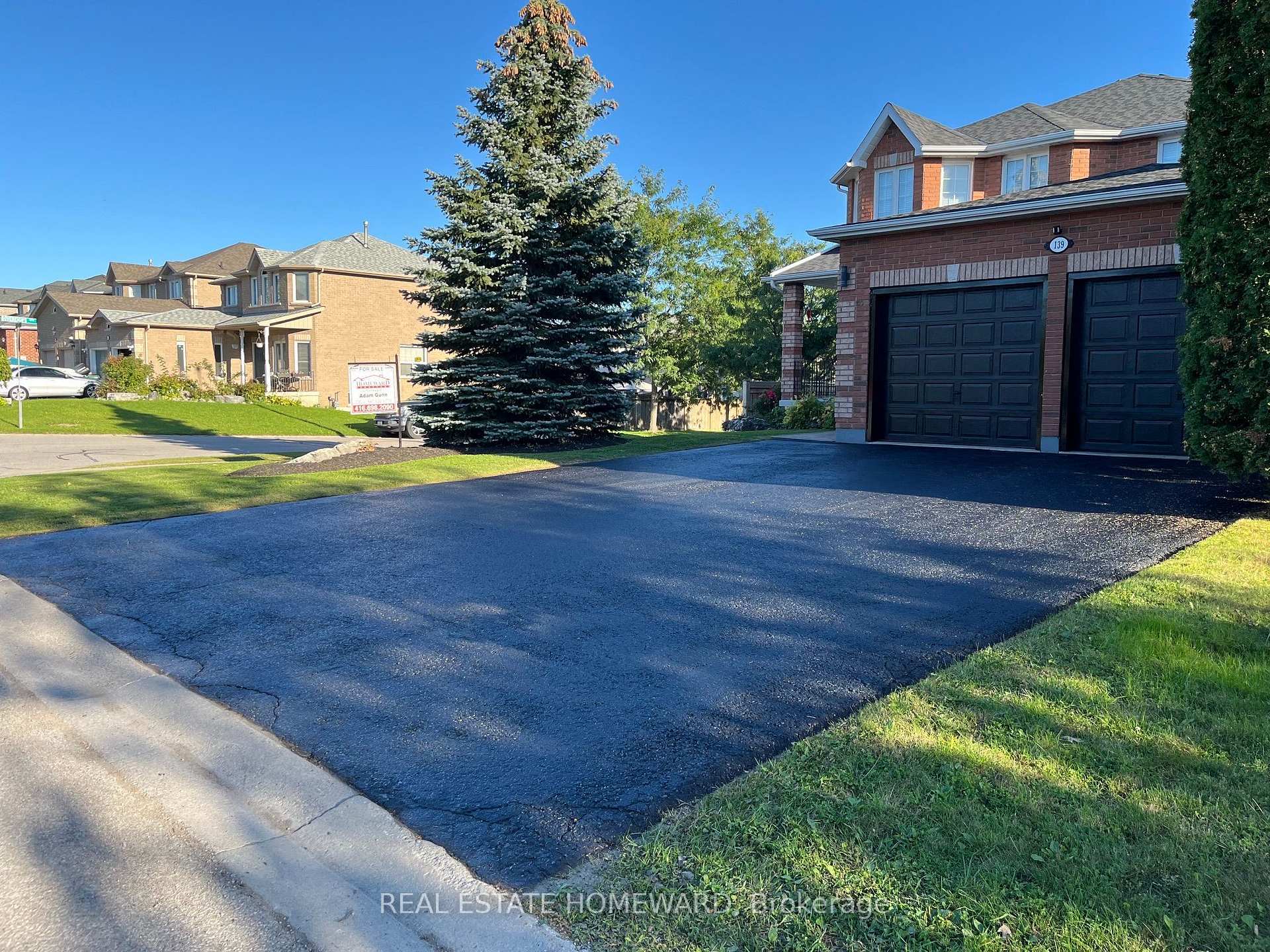 Photo 33 of 139 Birkhall Place, Barrie, Innis-Shore — HOMEH