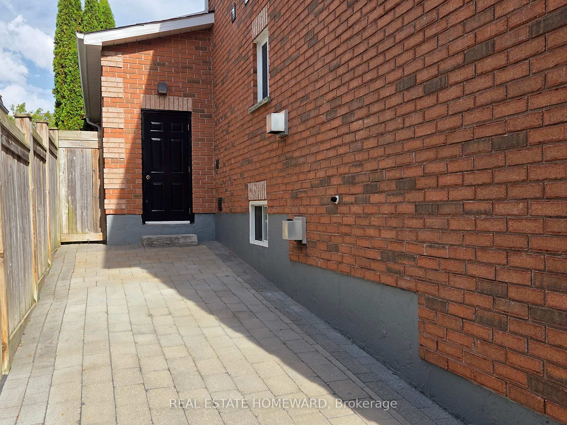 Photo 40 of 139 Birkhall Place, Barrie, Innis-Shore — HOMEH