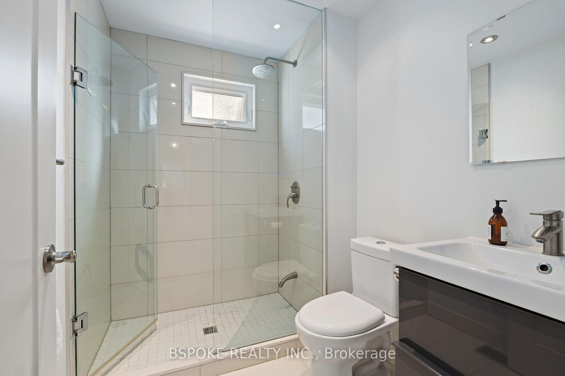 Photo 20 of 389 Coxwell Avenue, Toronto, Woodbine Corridor — HOMEH