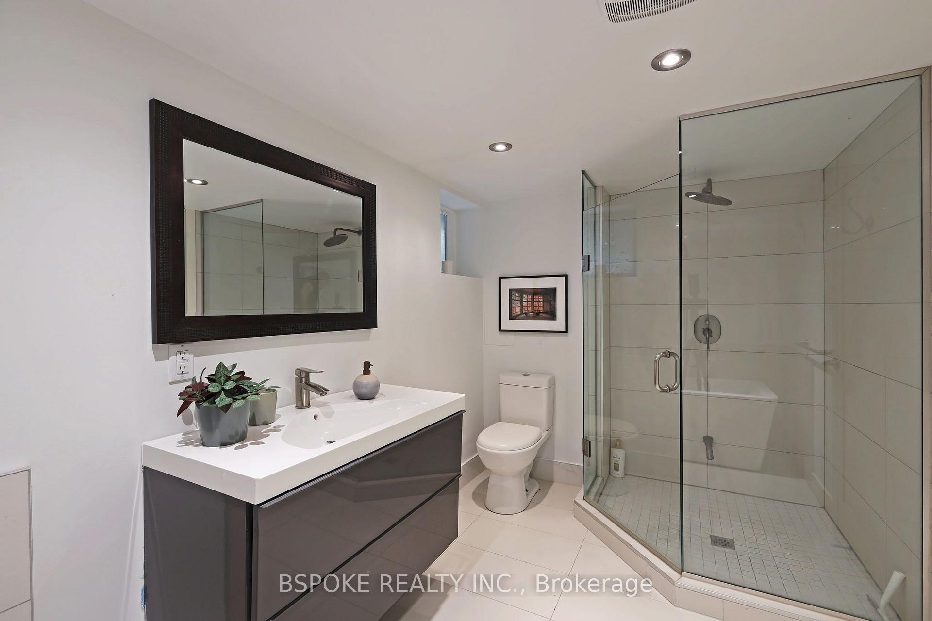Photo 24 of 389 Coxwell Avenue, Toronto, Woodbine Corridor — HOMEH