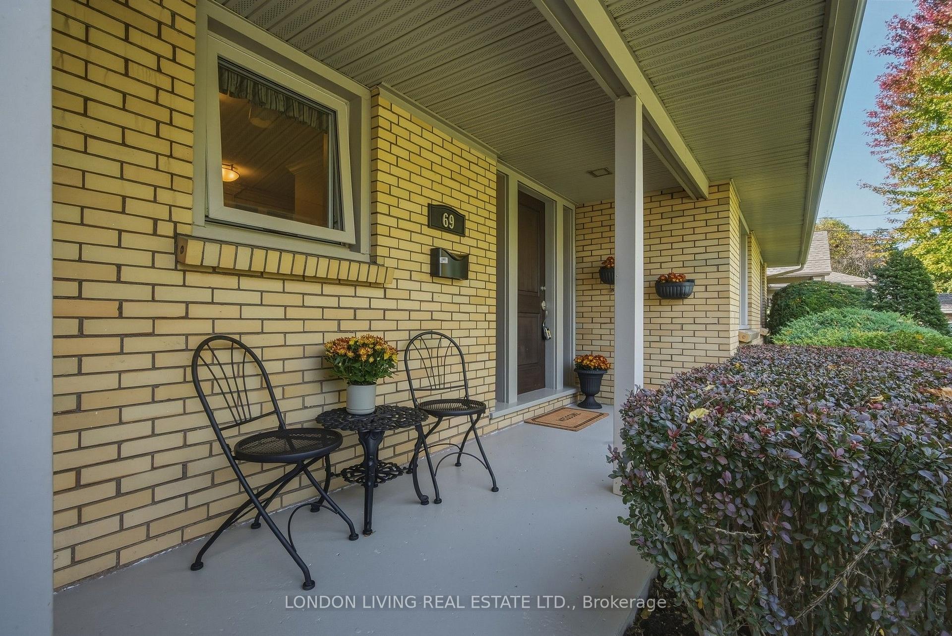 Photo 9 of 69 Logan Avenue, London, East B — HOMEH