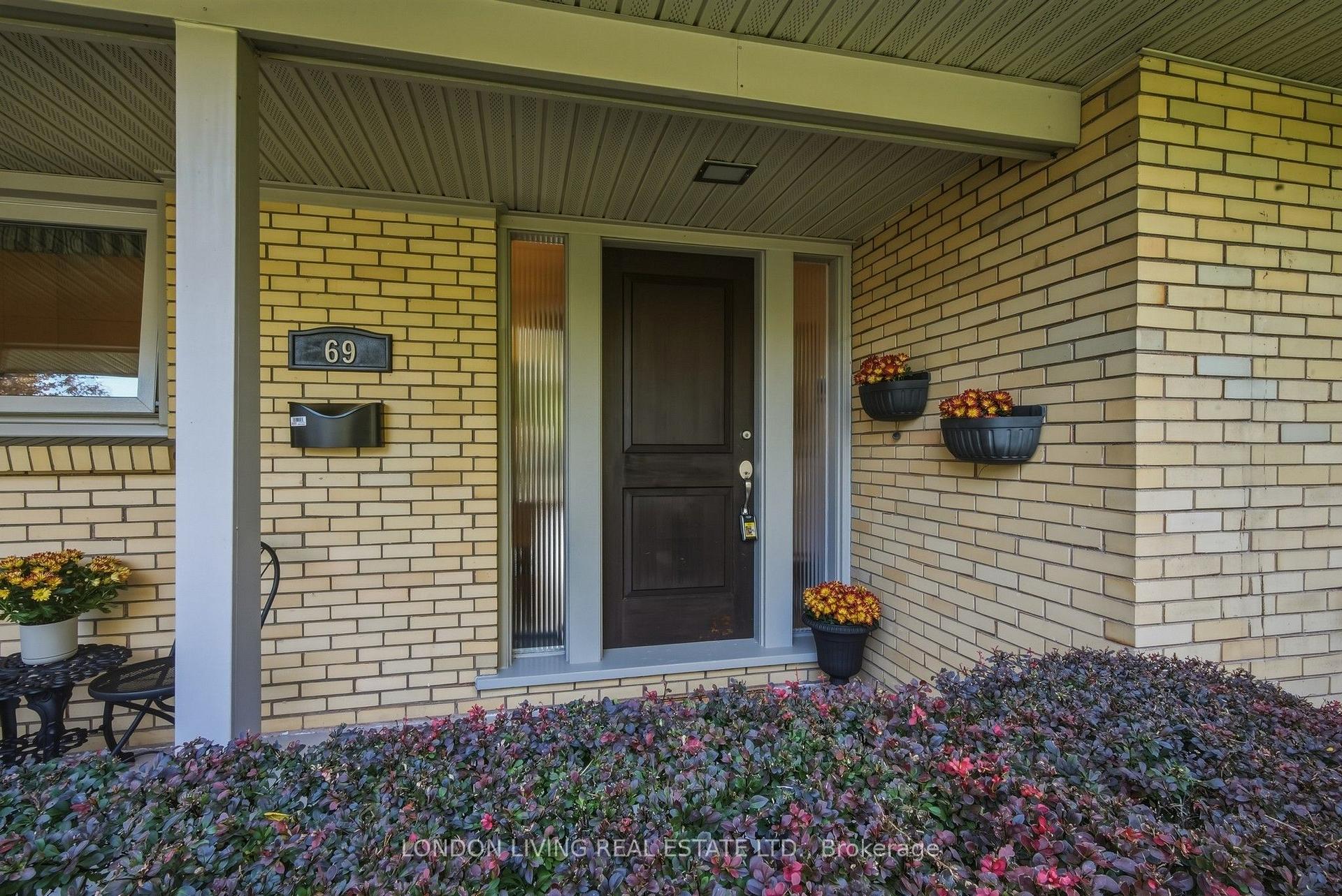 Photo 10 of 69 Logan Avenue, London, East B — HOMEH