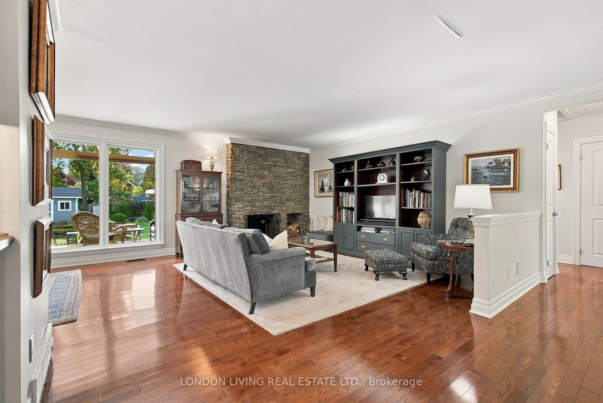 Photo 12 of 69 Logan Avenue, London, East B — HOMEH
