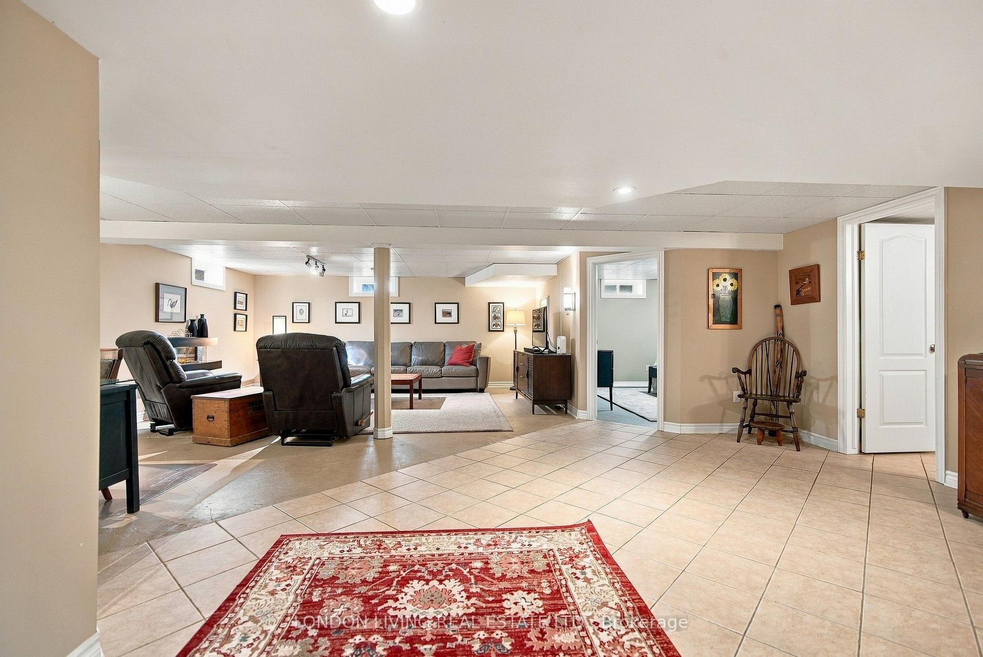 Photo 27 of 69 Logan Avenue, London, East B — HOMEH