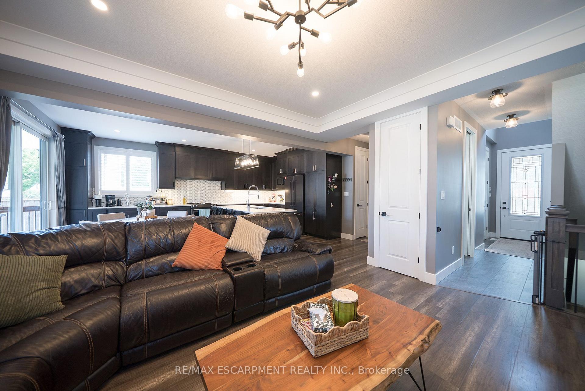 Photo 11 of 166 King Street, Brant, Burford — HOMEH