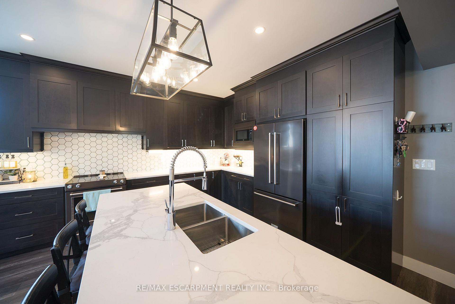 Photo 12 of 166 King Street, Brant, Burford — HOMEH