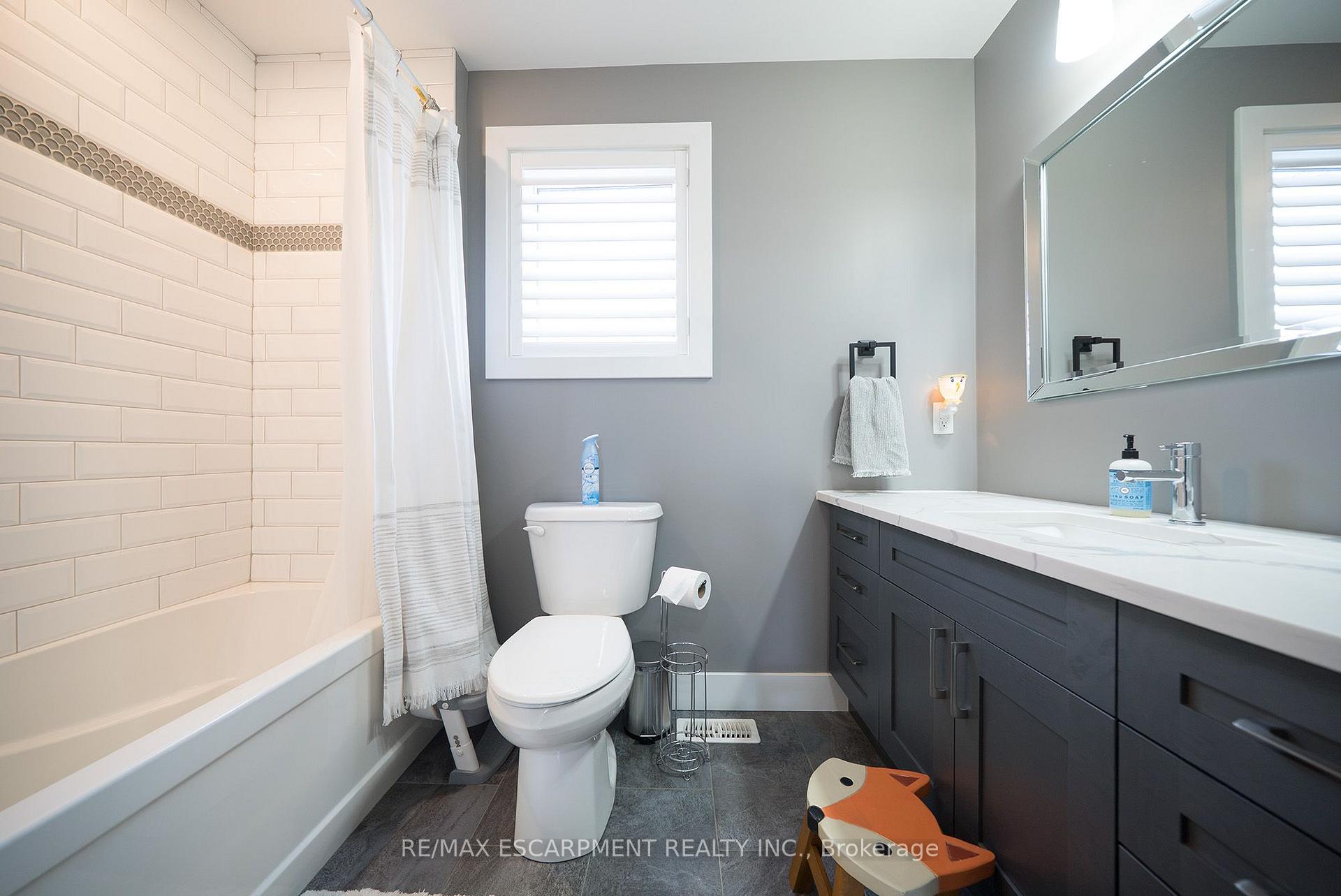 Photo 26 of 166 King Street, Brant, Burford — HOMEH