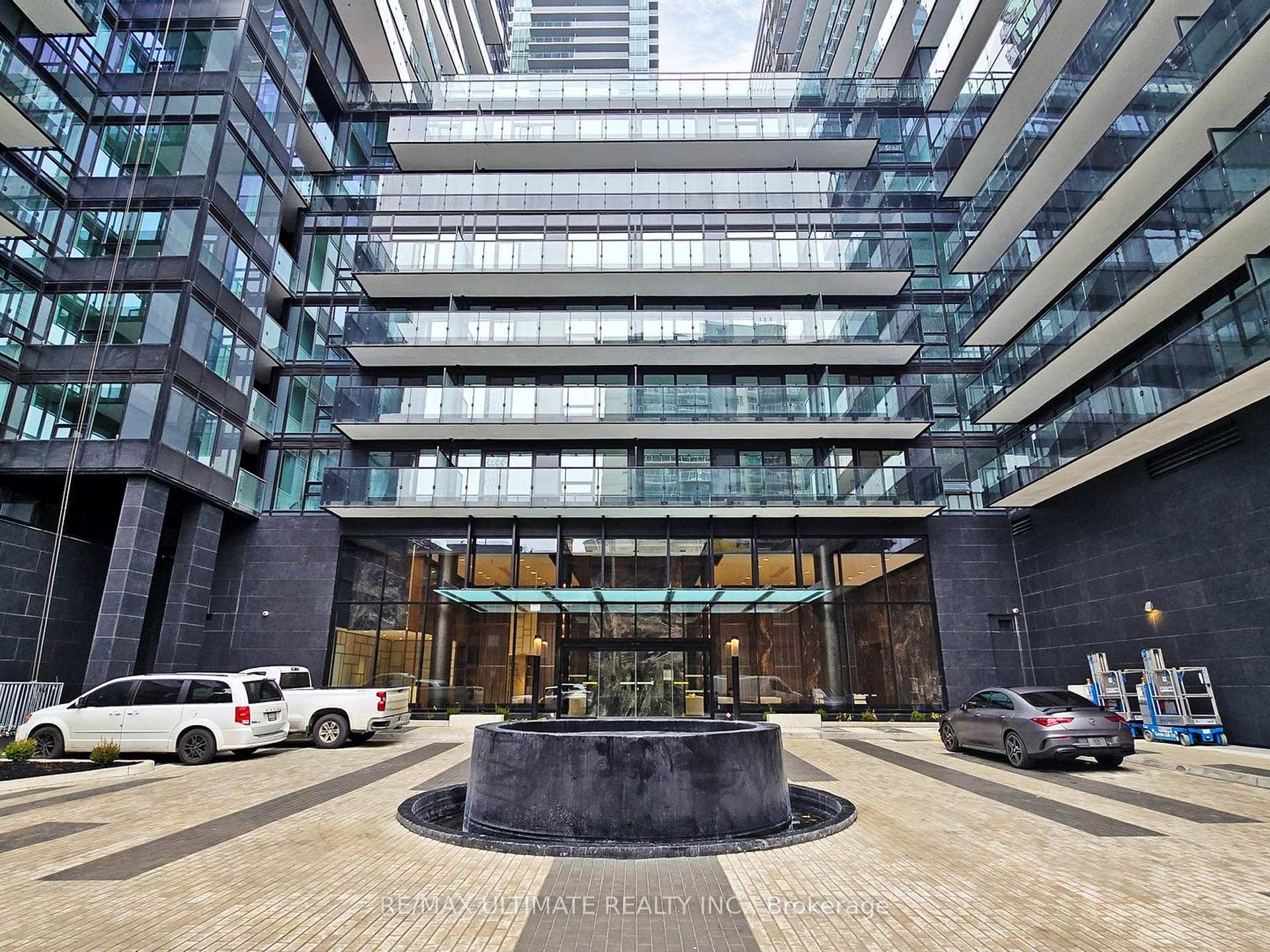 Photo 4 of Unit 207, 117 Broadway Avenue, Toronto, Mount Pleasant West — HOMEH