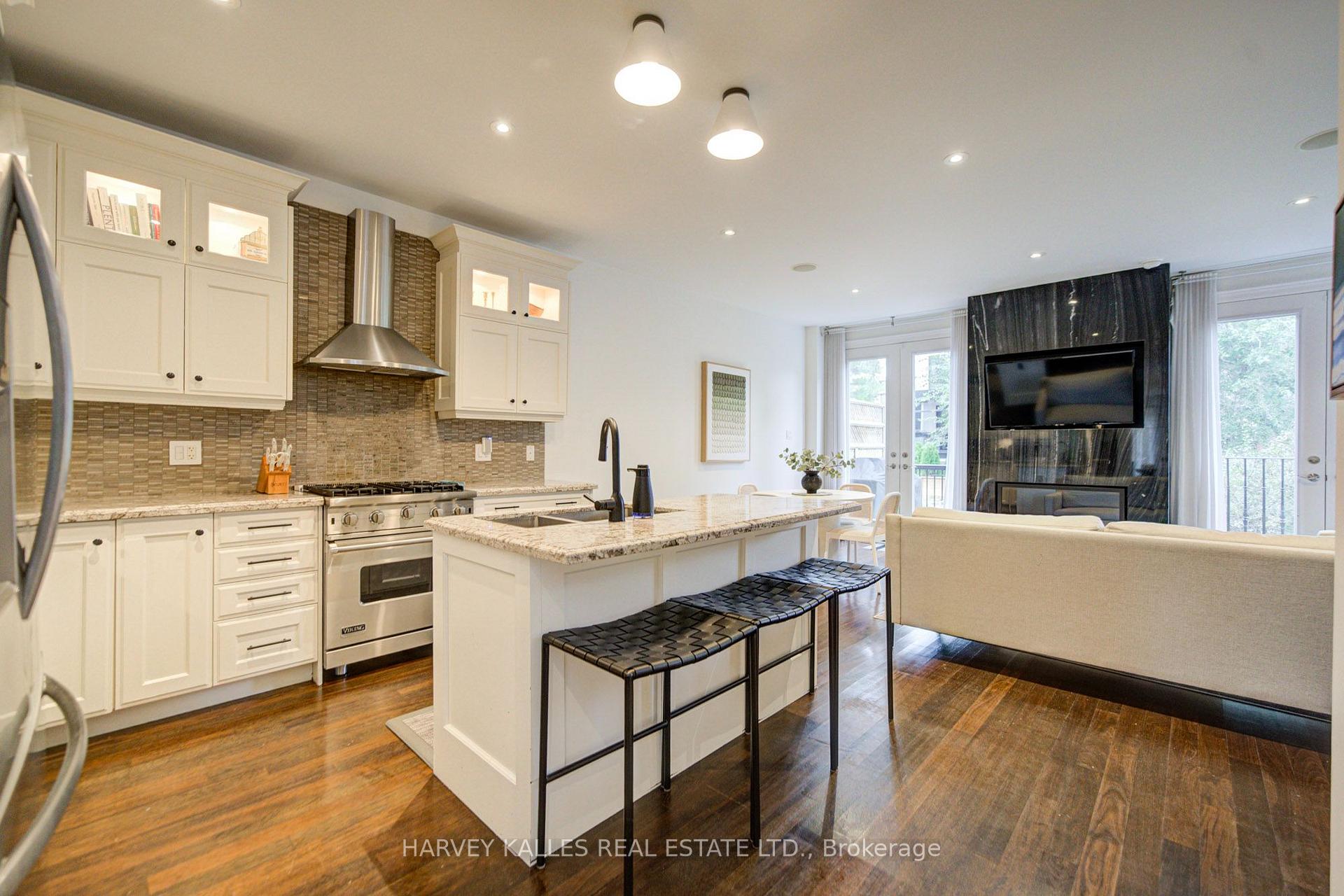Photo 10 of 328 Douglas Avenue, Toronto, Bedford Park-Nortown — HOMEH
