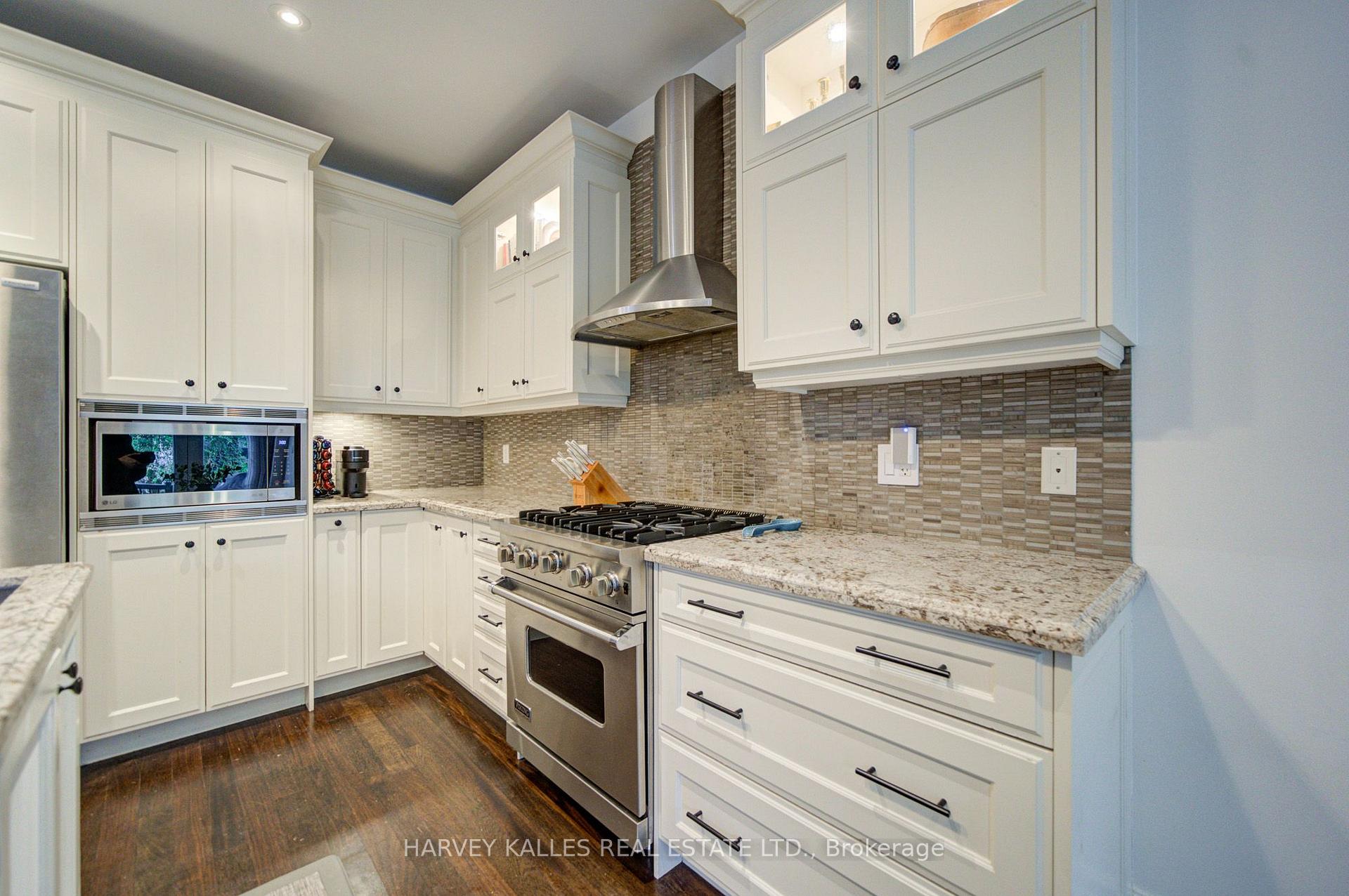 Photo 12 of 328 Douglas Avenue, Toronto, Bedford Park-Nortown — HOMEH