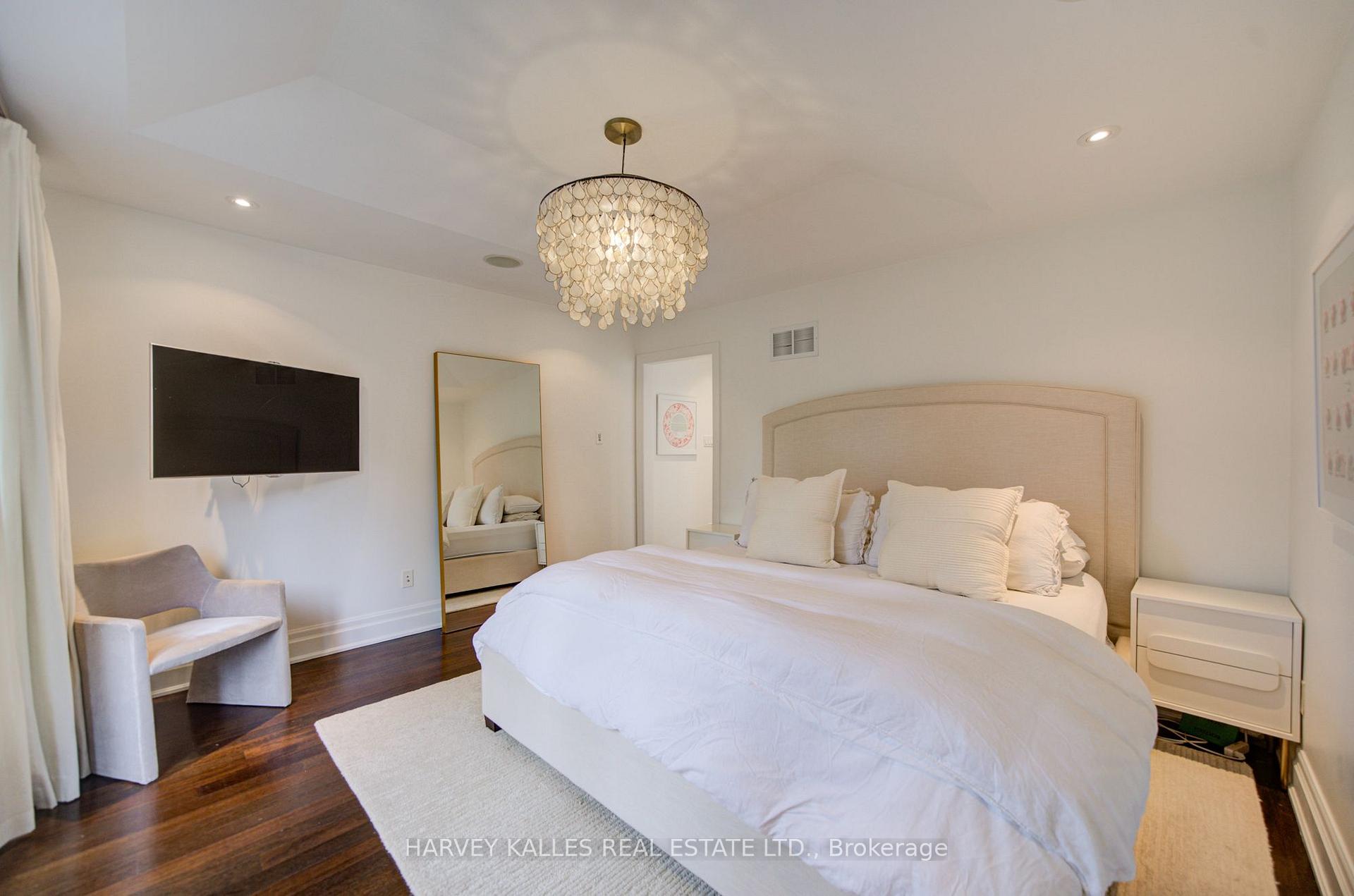 Photo 24 of 328 Douglas Avenue, Toronto, Bedford Park-Nortown — HOMEH