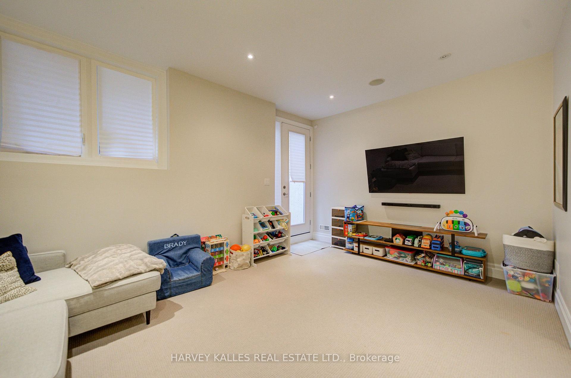 Photo 37 of 328 Douglas Avenue, Toronto, Bedford Park-Nortown — HOMEH