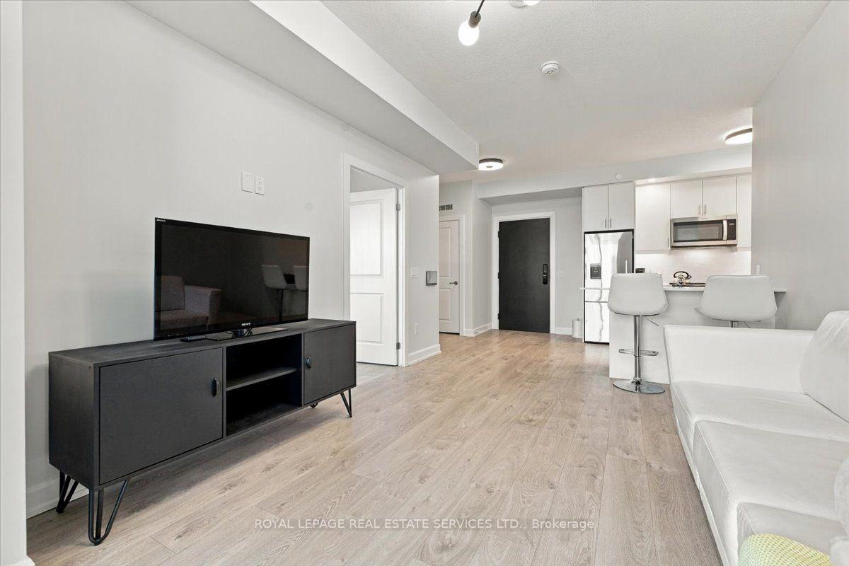 Photo 18 of Unit 402, 3220 William Coltson Avenue, Oakville, Joshua Meadows — HOMEH