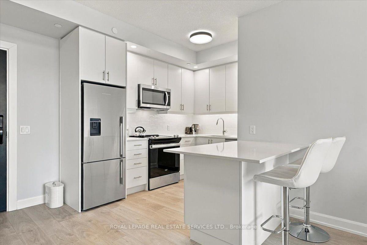 Photo 25 of Unit 402, 3220 William Coltson Avenue, Oakville, Joshua Meadows — HOMEH