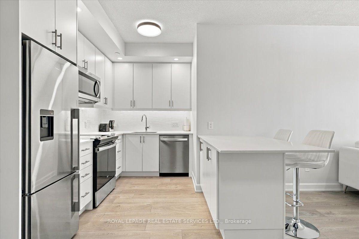Photo 26 of Unit 402, 3220 William Coltson Avenue, Oakville, Joshua Meadows — HOMEH