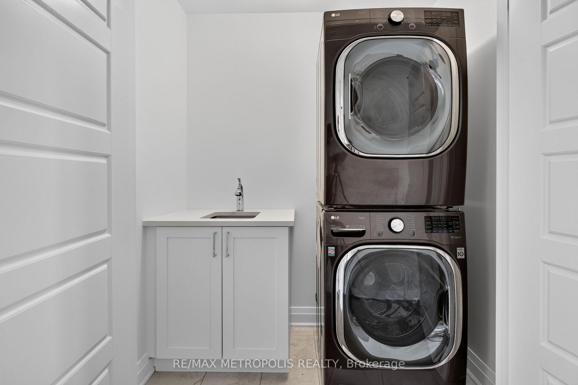 Photo 21 of 32 Lockyer Drive, Whitby, Rural Whitby — HOMEH