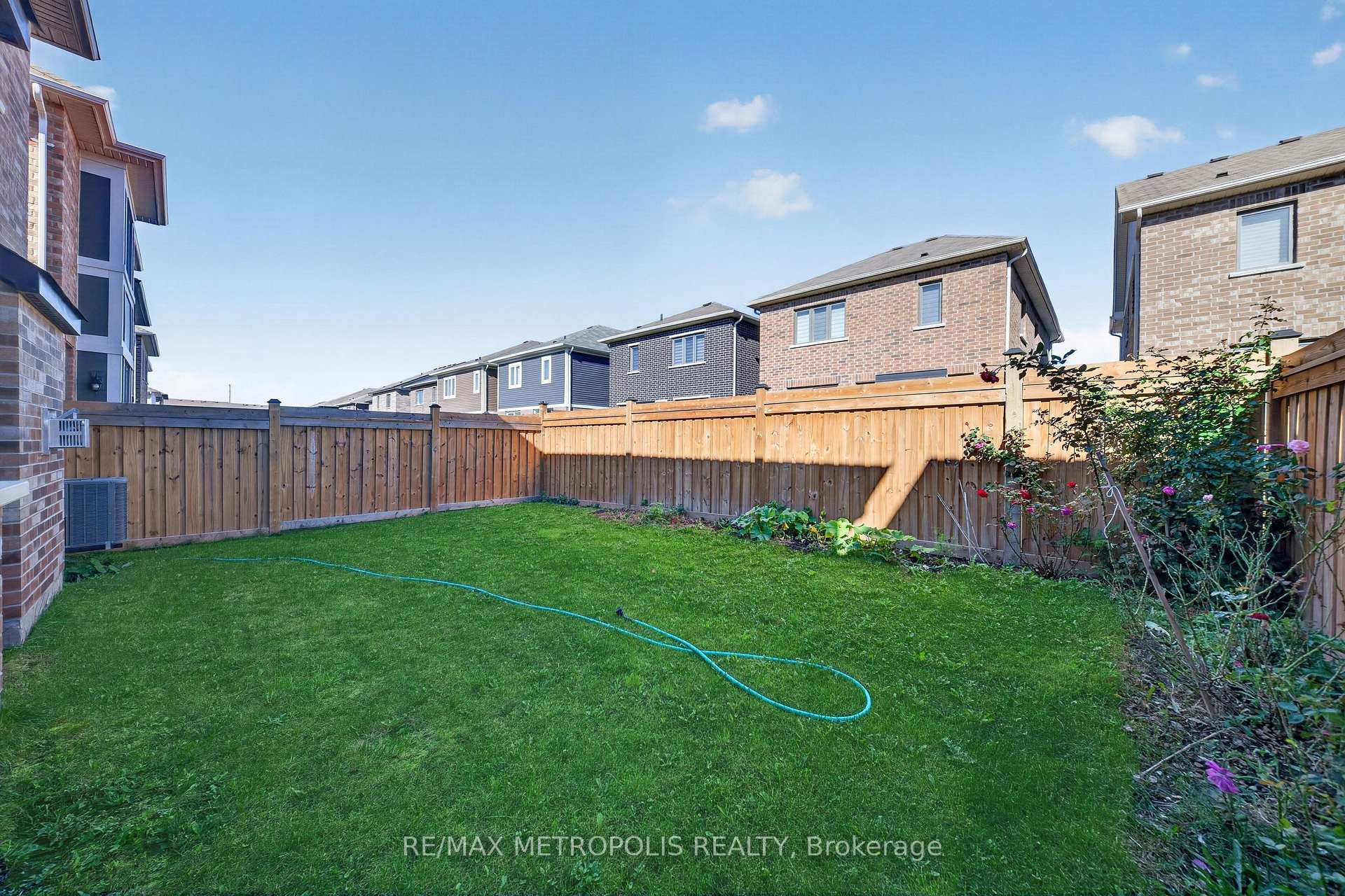 Photo 25 of 32 Lockyer Drive, Whitby, Rural Whitby — HOMEH