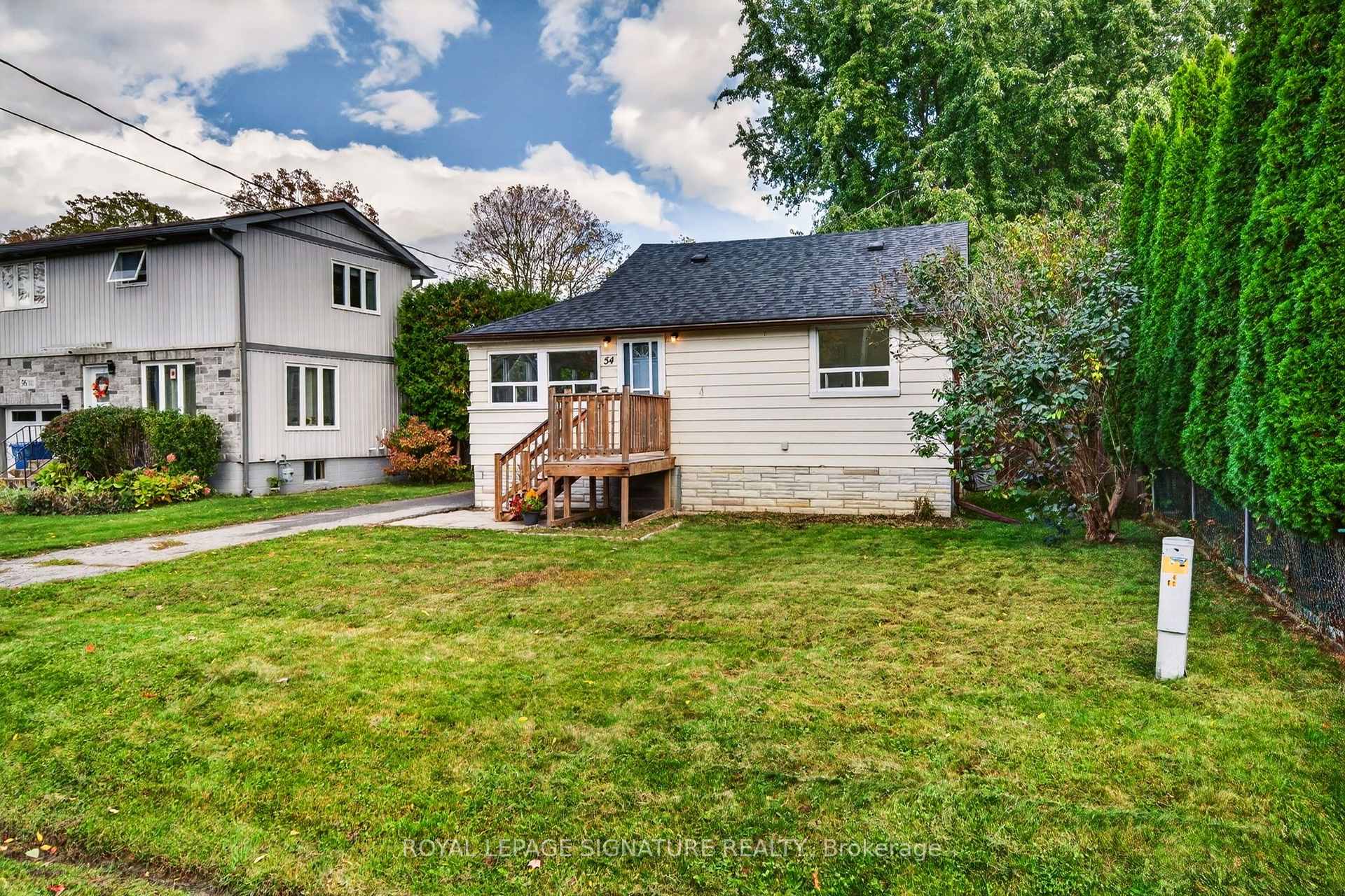 Photo 5 of 54 Farley Circle, Georgina, Historic Lakeshore Communities — HOMEH