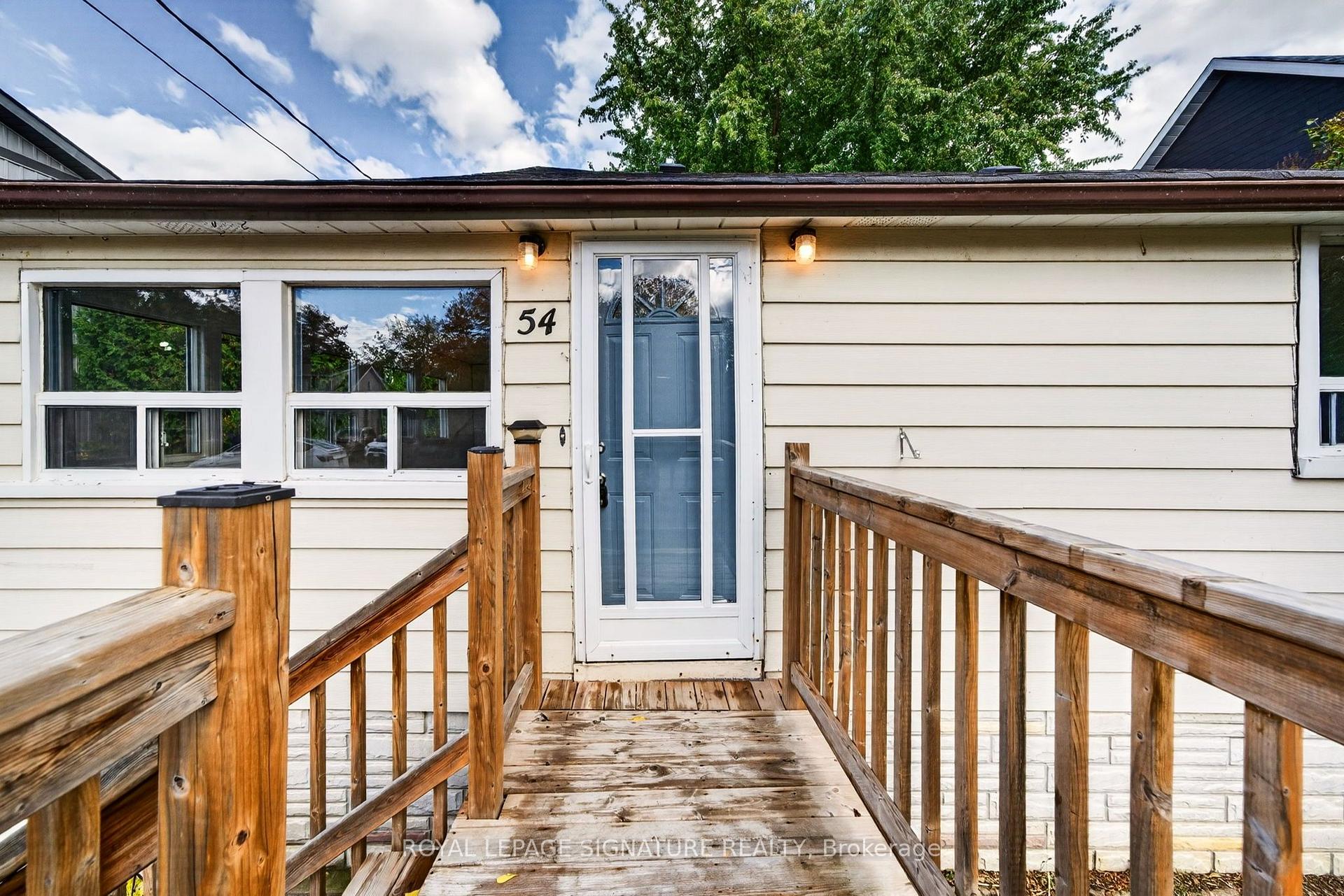 Photo 6 of 54 Farley Circle, Georgina, Historic Lakeshore Communities — HOMEH