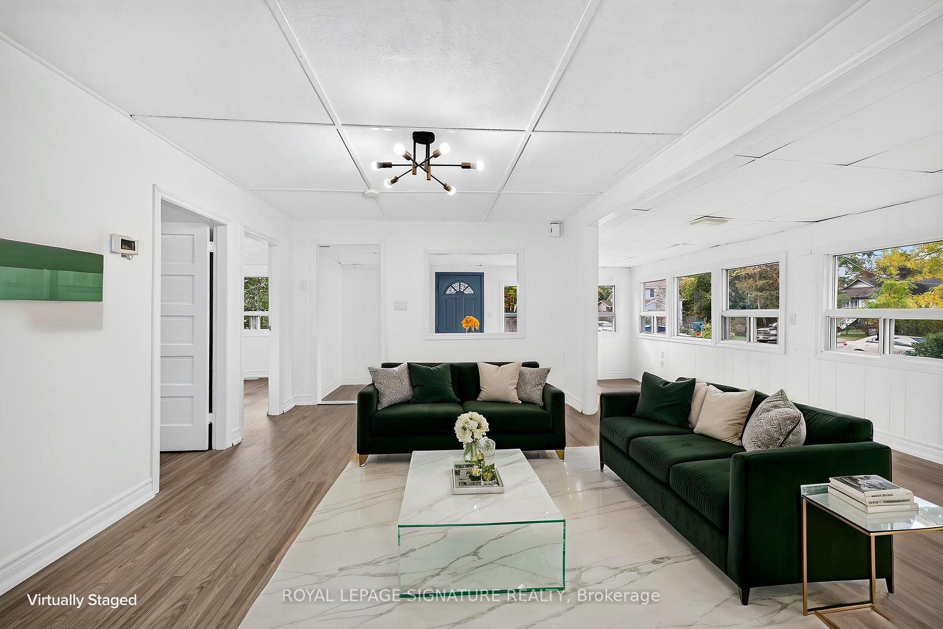 Photo 10 of 54 Farley Circle, Georgina, Historic Lakeshore Communities — HOMEH