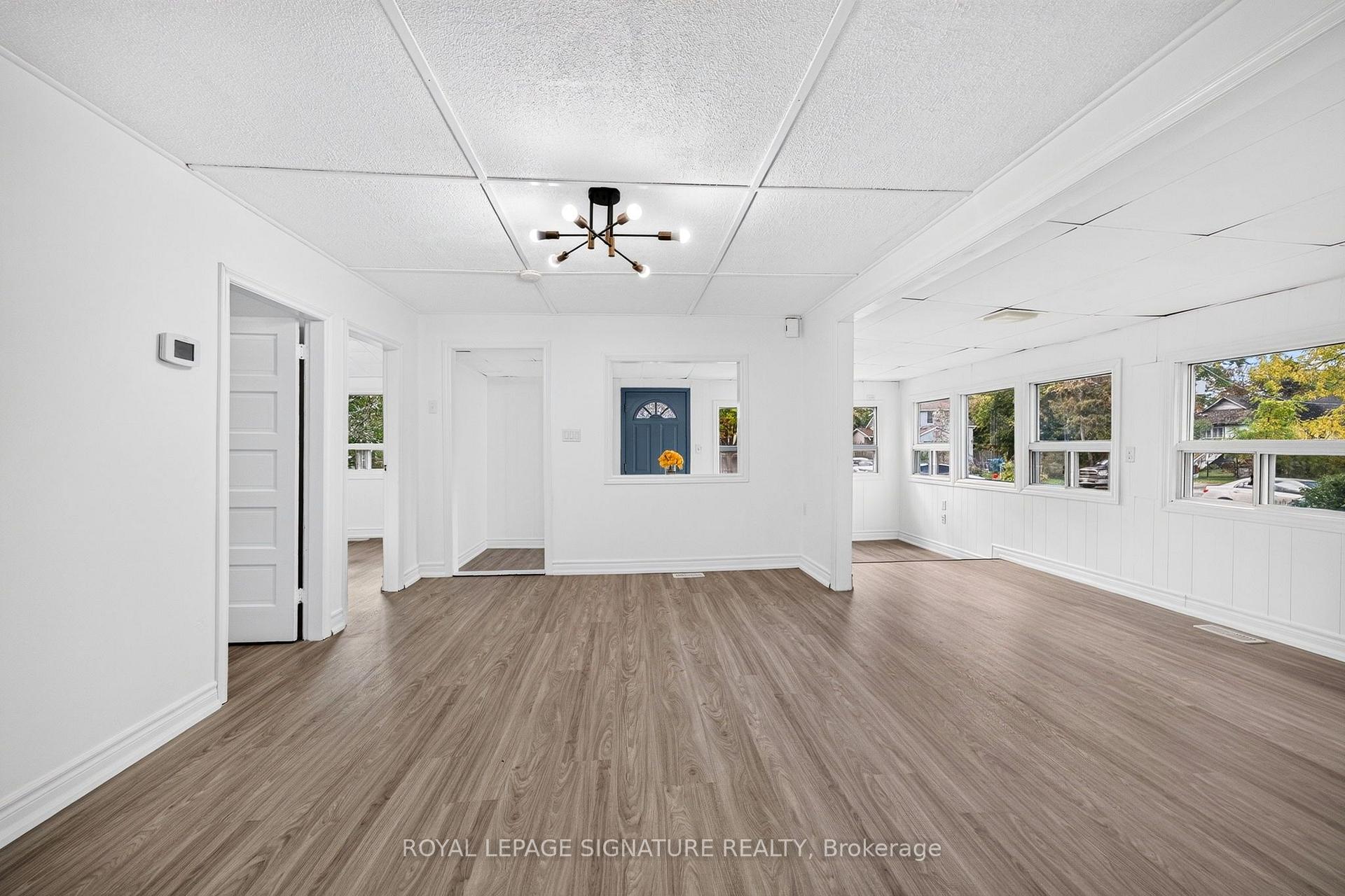 Photo 11 of 54 Farley Circle, Georgina, Historic Lakeshore Communities — HOMEH