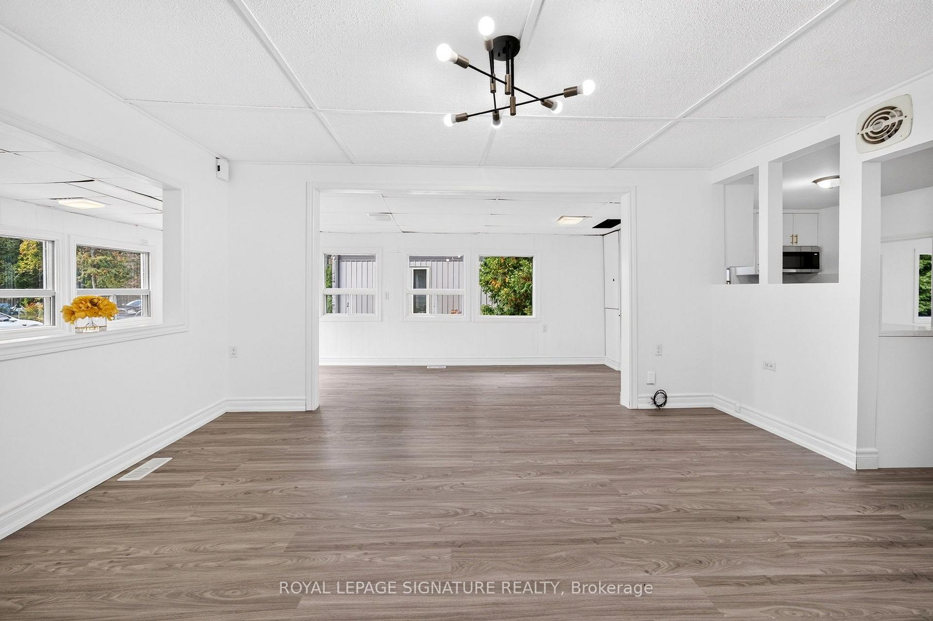 Photo 12 of 54 Farley Circle, Georgina, Historic Lakeshore Communities — HOMEH