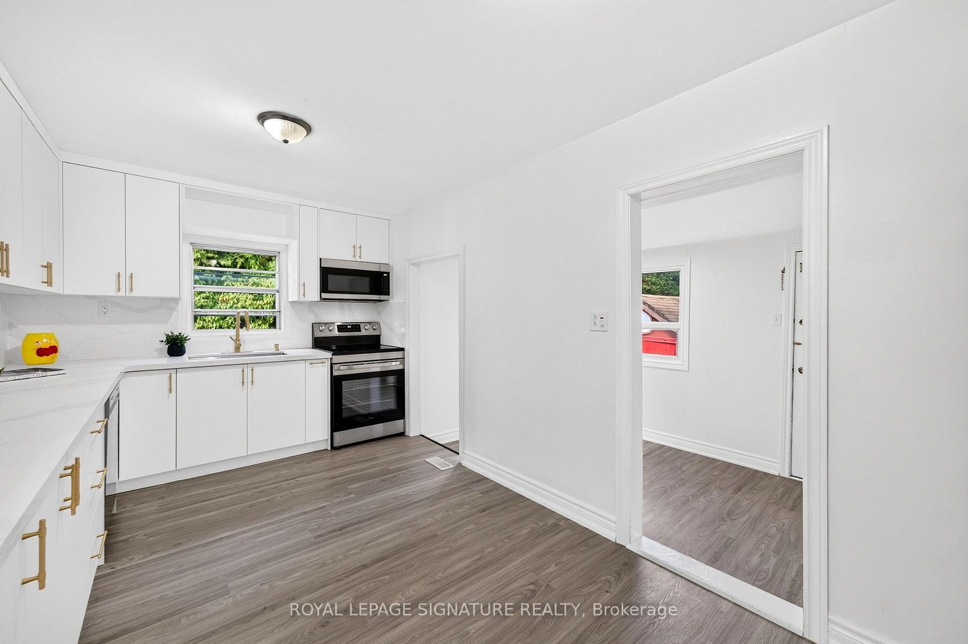 Photo 16 of 54 Farley Circle, Georgina, Historic Lakeshore Communities — HOMEH