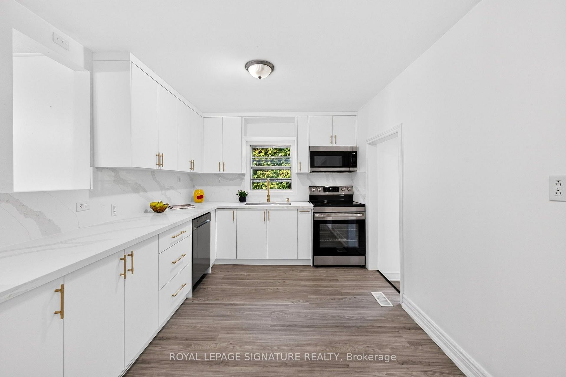 Photo 17 of 54 Farley Circle, Georgina, Historic Lakeshore Communities — HOMEH