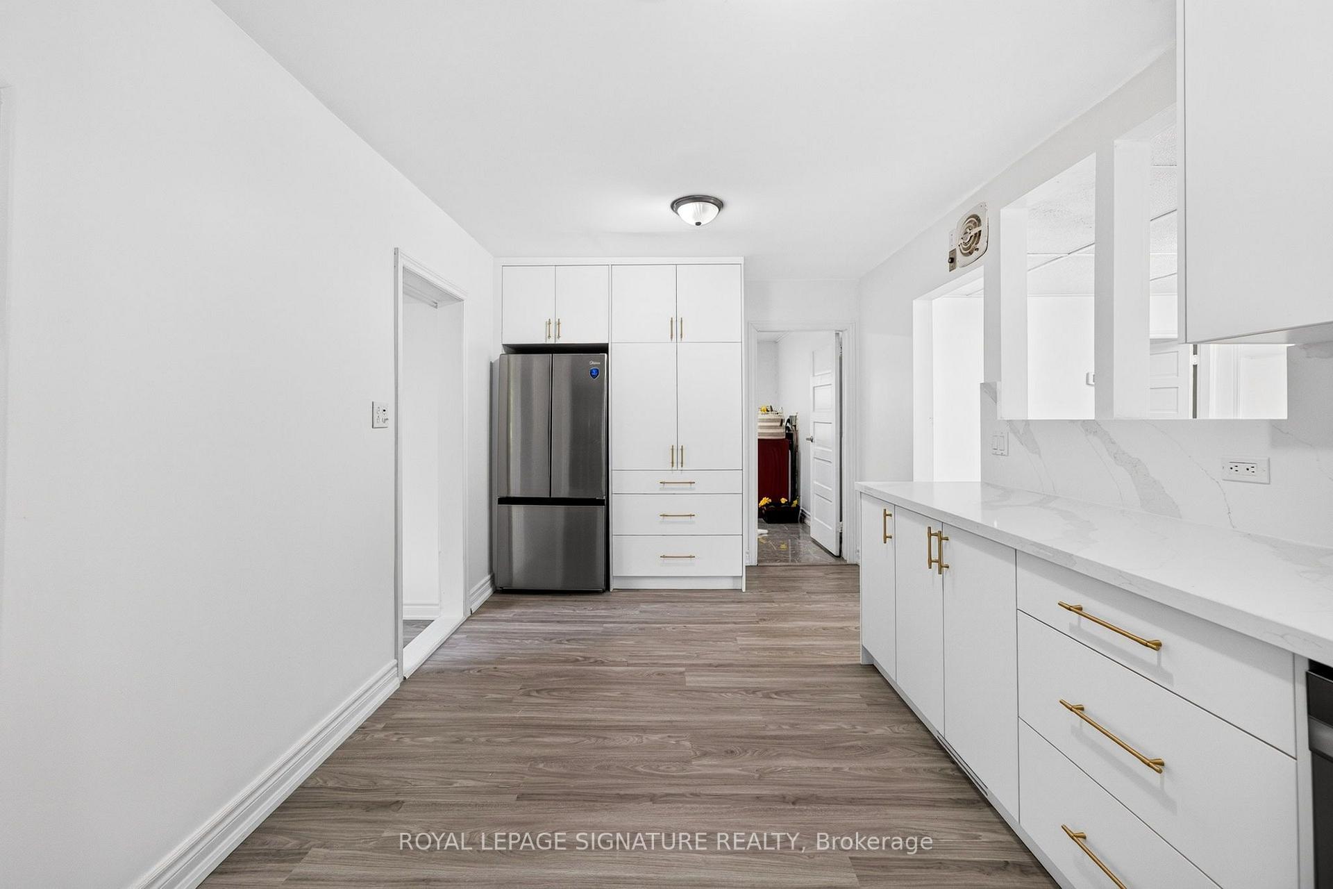 Photo 18 of 54 Farley Circle, Georgina, Historic Lakeshore Communities — HOMEH