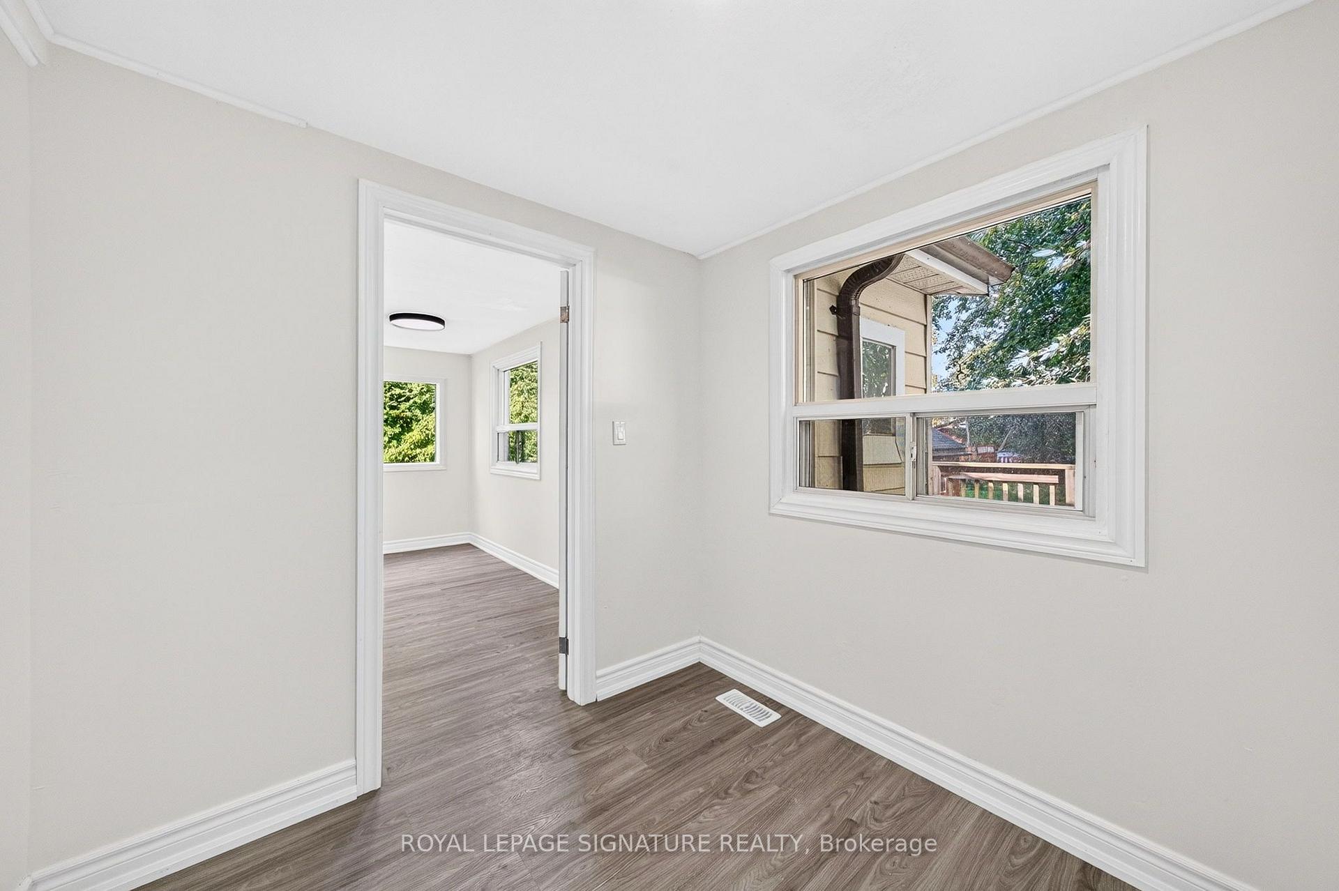 Photo 23 of 54 Farley Circle, Georgina, Historic Lakeshore Communities — HOMEH