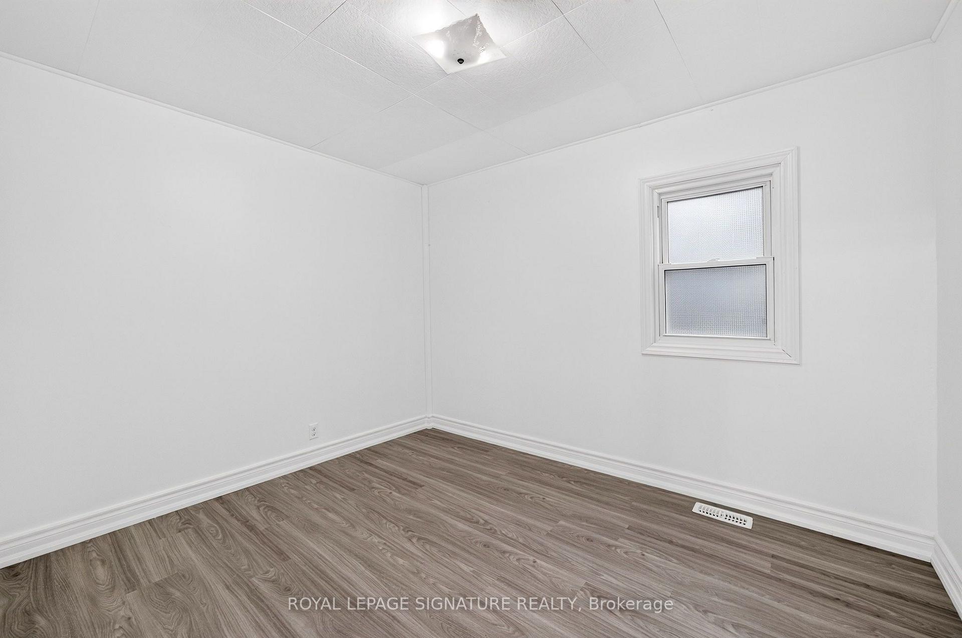 Photo 28 of 54 Farley Circle, Georgina, Historic Lakeshore Communities — HOMEH