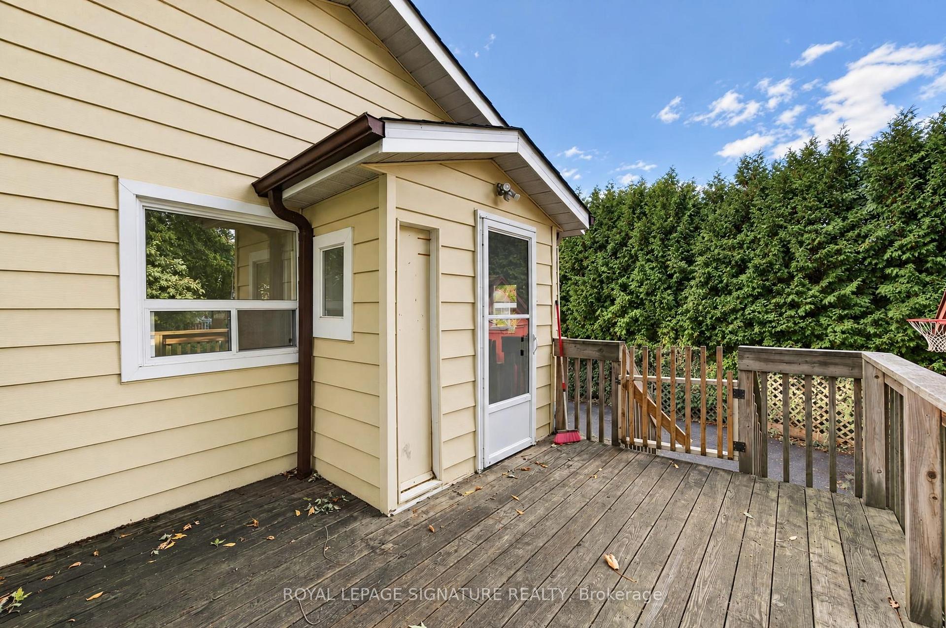 Photo 35 of 54 Farley Circle, Georgina, Historic Lakeshore Communities — HOMEH