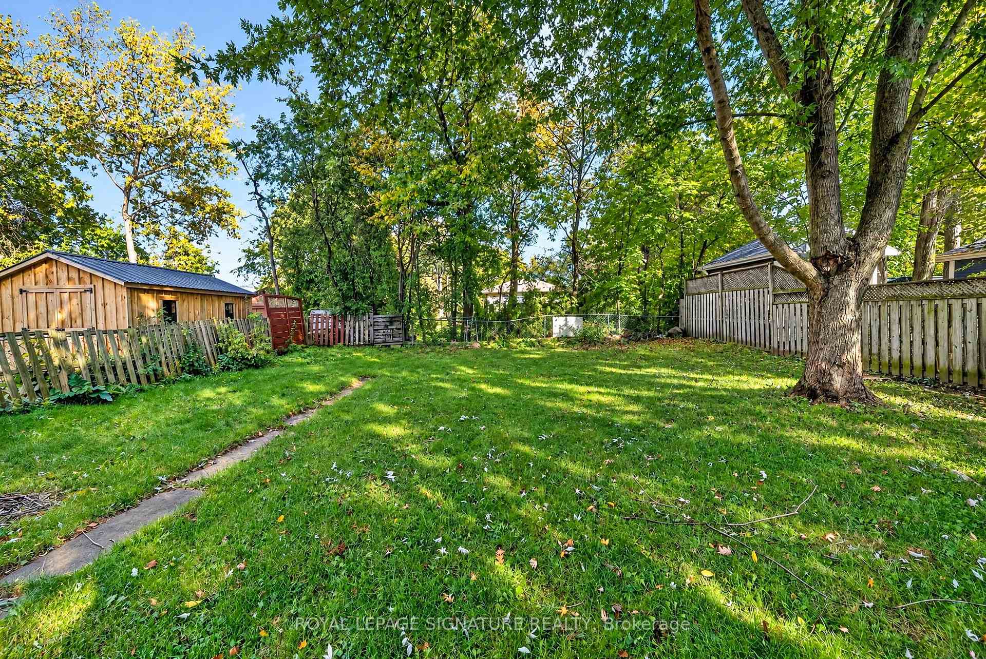 Photo 42 of 54 Farley Circle, Georgina, Historic Lakeshore Communities — HOMEH