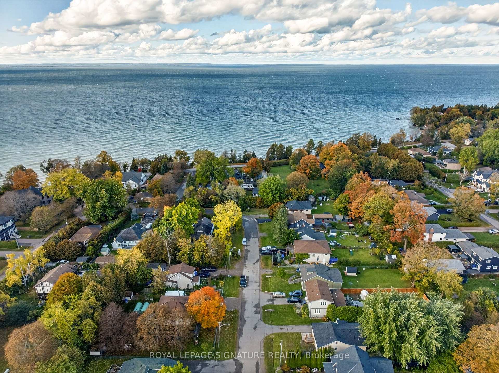 Photo 50 of 54 Farley Circle, Georgina, Historic Lakeshore Communities — HOMEH