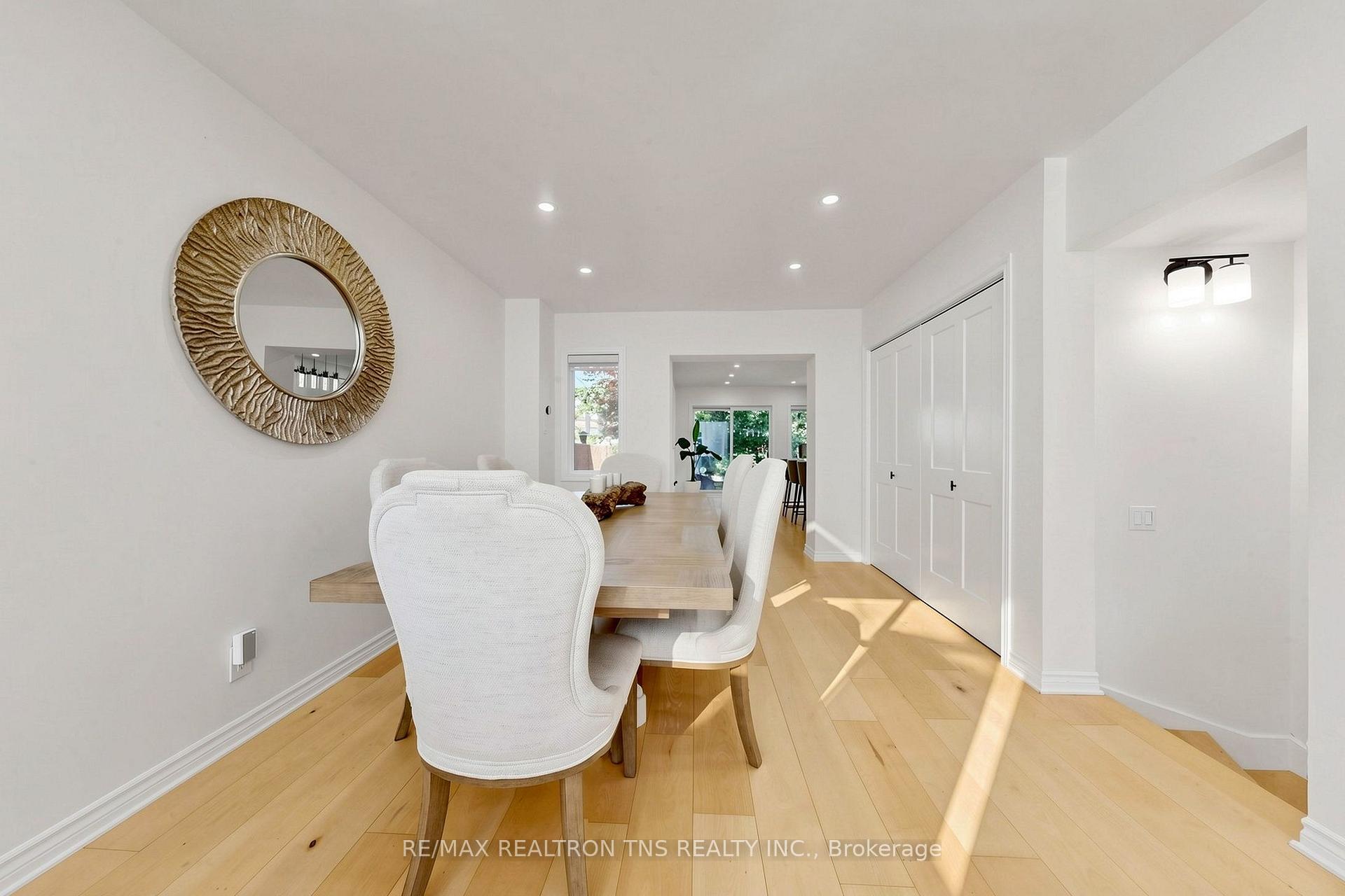 Photo 8 of 136 Glenvale Boulevard, Toronto, Leaside — HOMEH