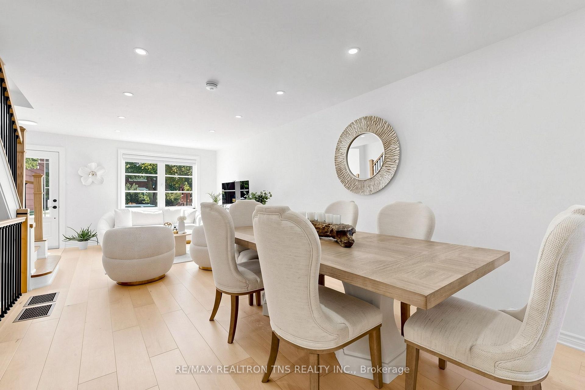 Photo 11 of 136 Glenvale Boulevard, Toronto, Leaside — HOMEH