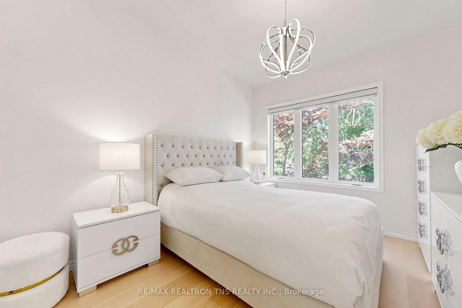 Photo 26 of 136 Glenvale Boulevard, Toronto, Leaside — HOMEH